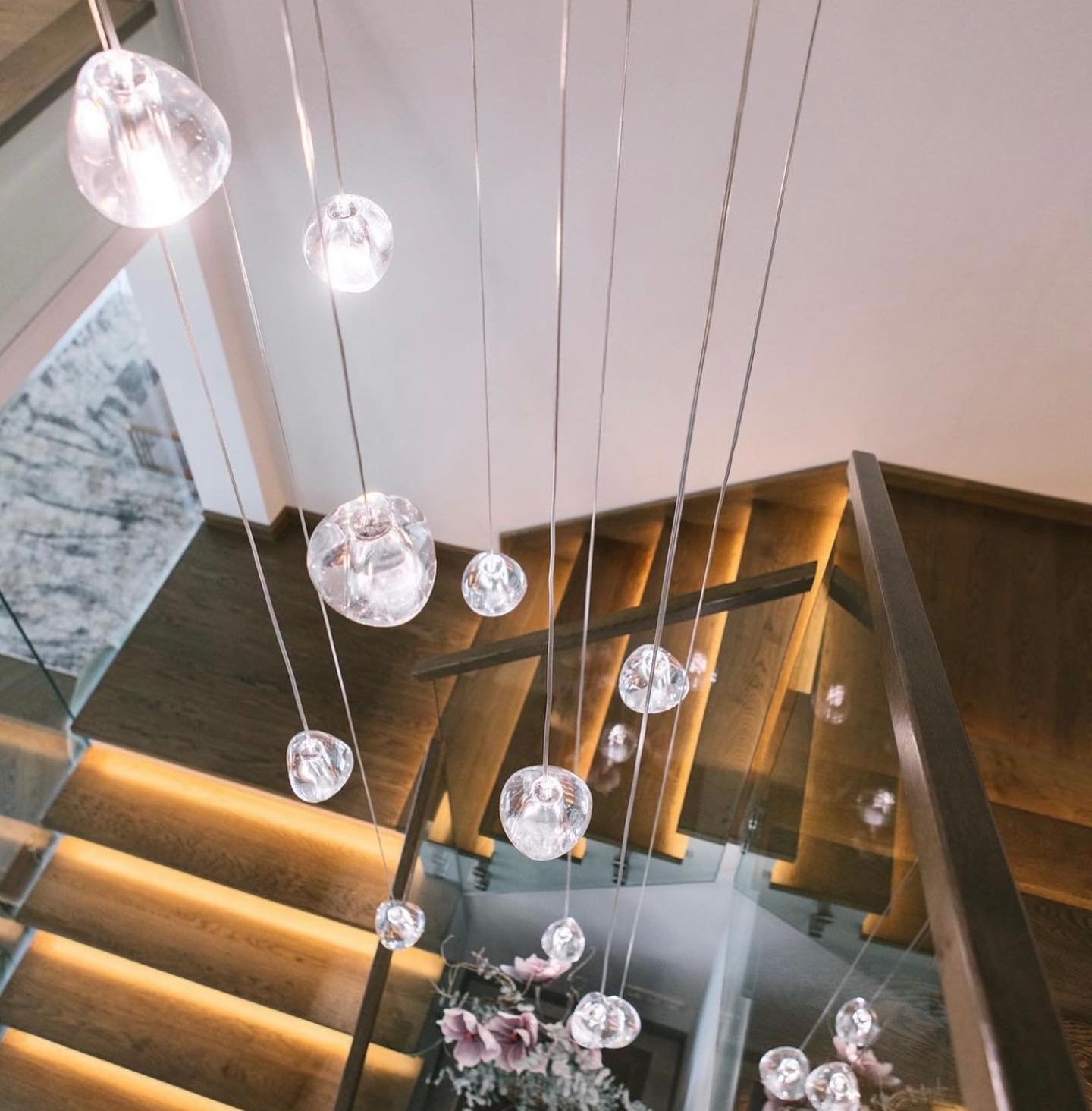 Avynor Postmodern Luxury Cherry Crystal Pendant Lamp - Letslighting