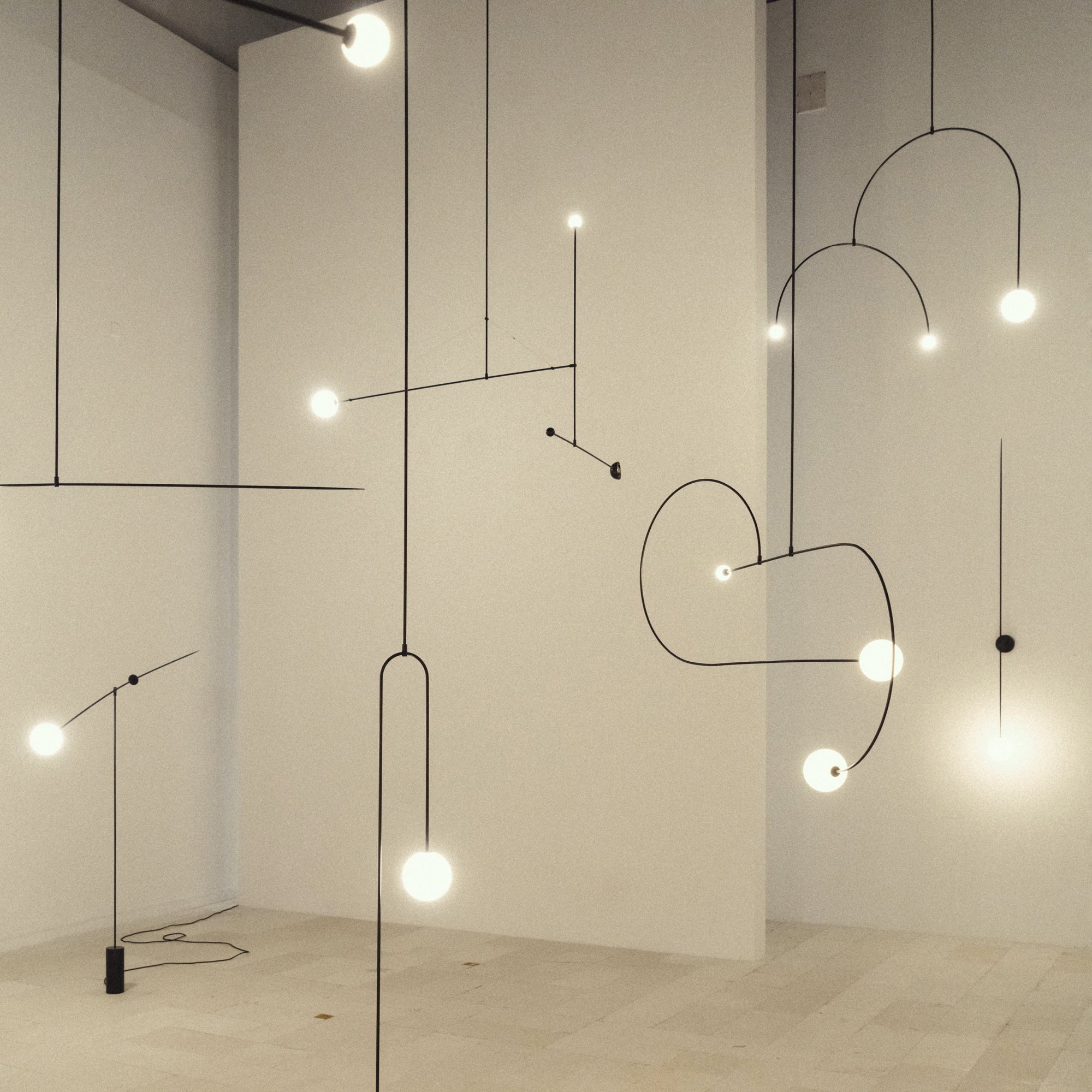 Lustra Chandelier Mobile Black Minimalist - Letslighting