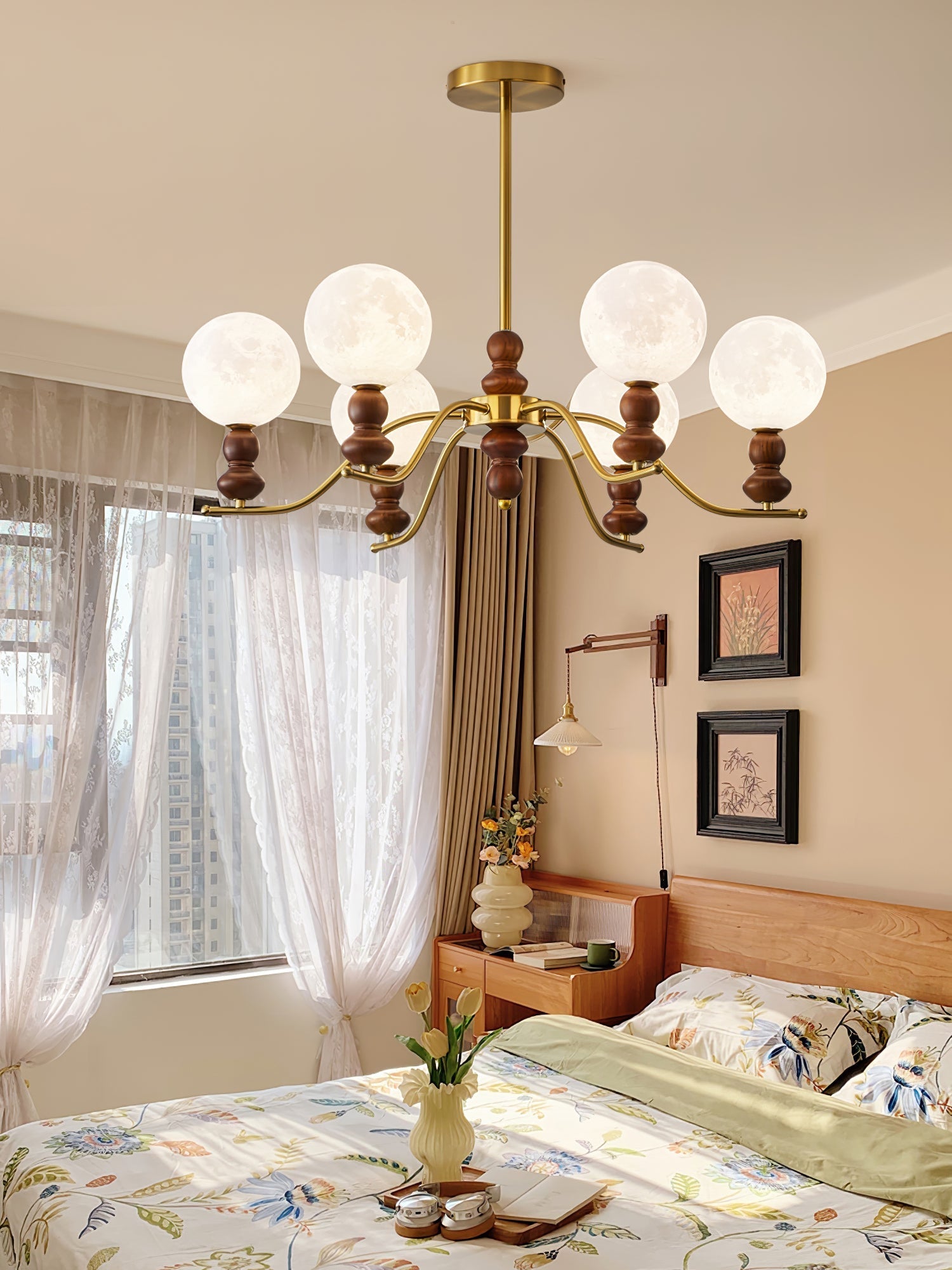 Lustra Chandelier Brass Wood Moon Globe Elegant - Letslighting