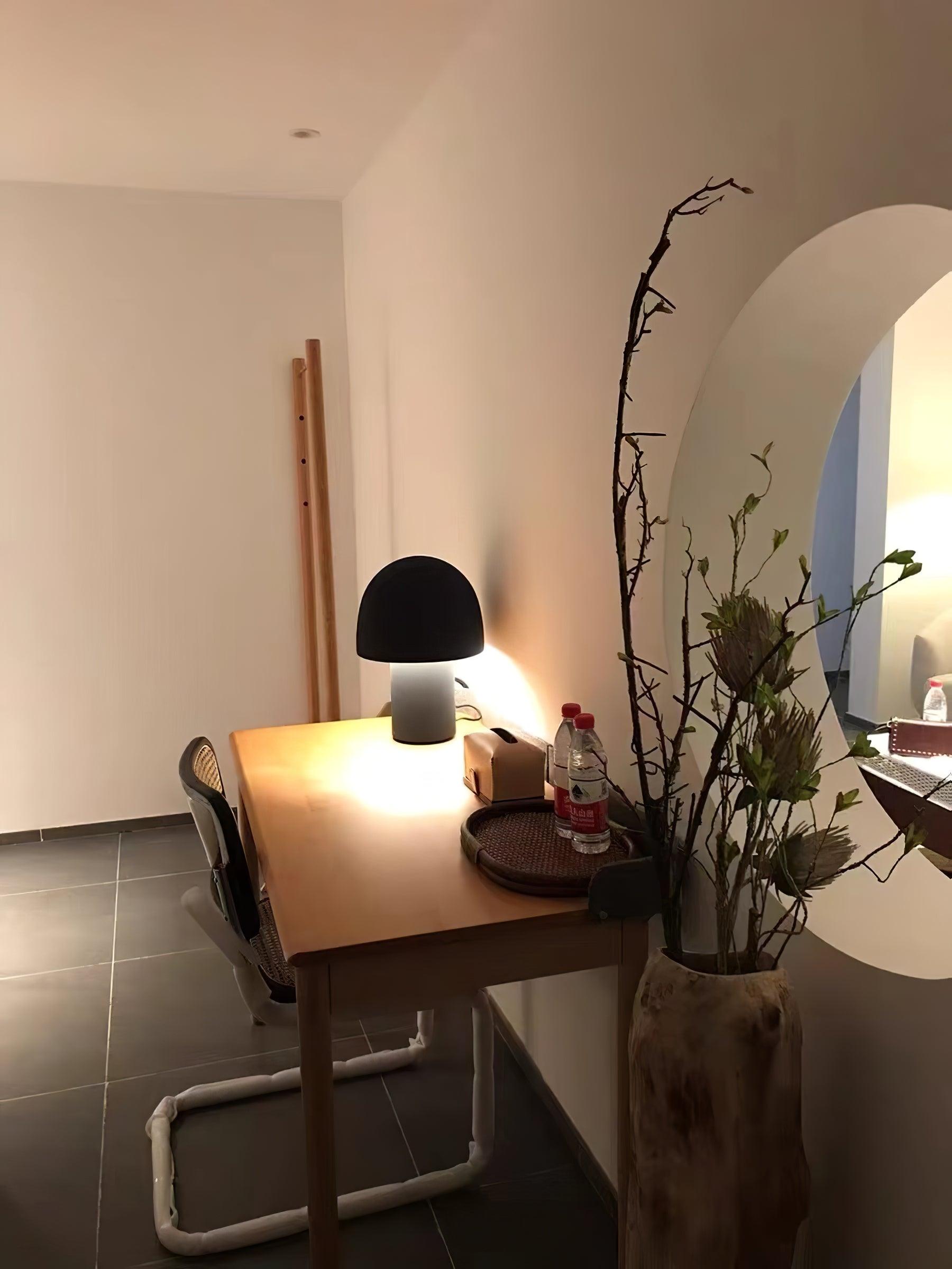 Lumoen Retro Table Lamp - Letslighting