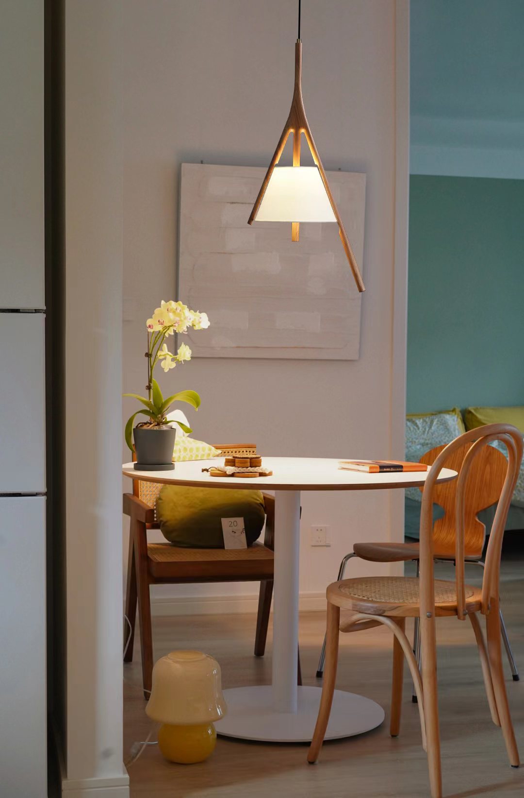 Zovenarae Triangular Wood Pendant Light - Letslighting