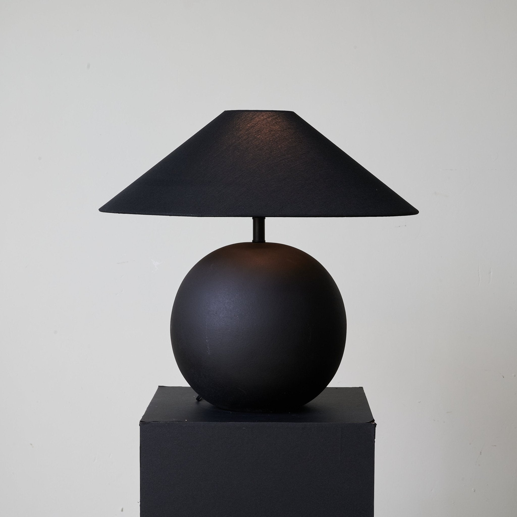 Molly Minimalist Ceramics Table Lamp - Letslighting