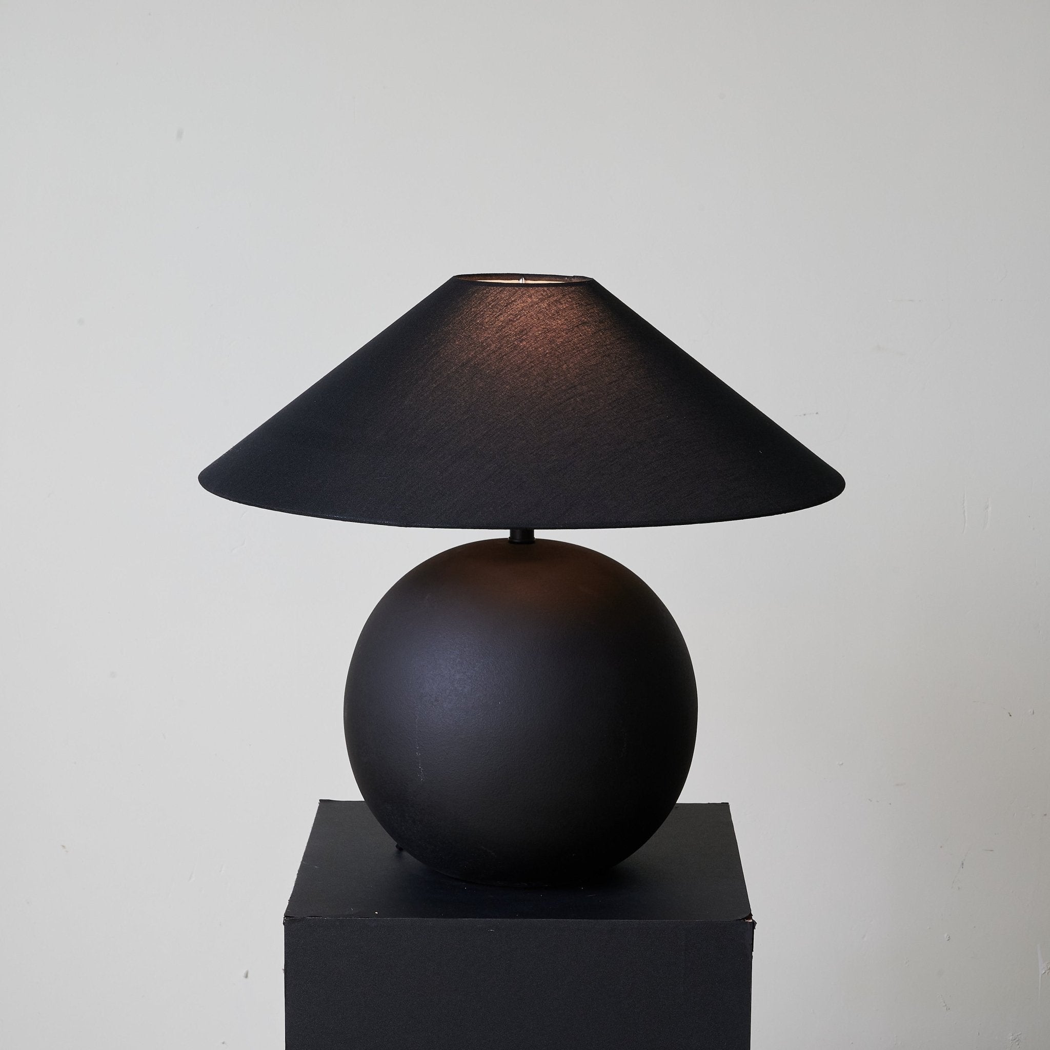 Molly Minimalist Ceramics Table Lamp - Letslighting