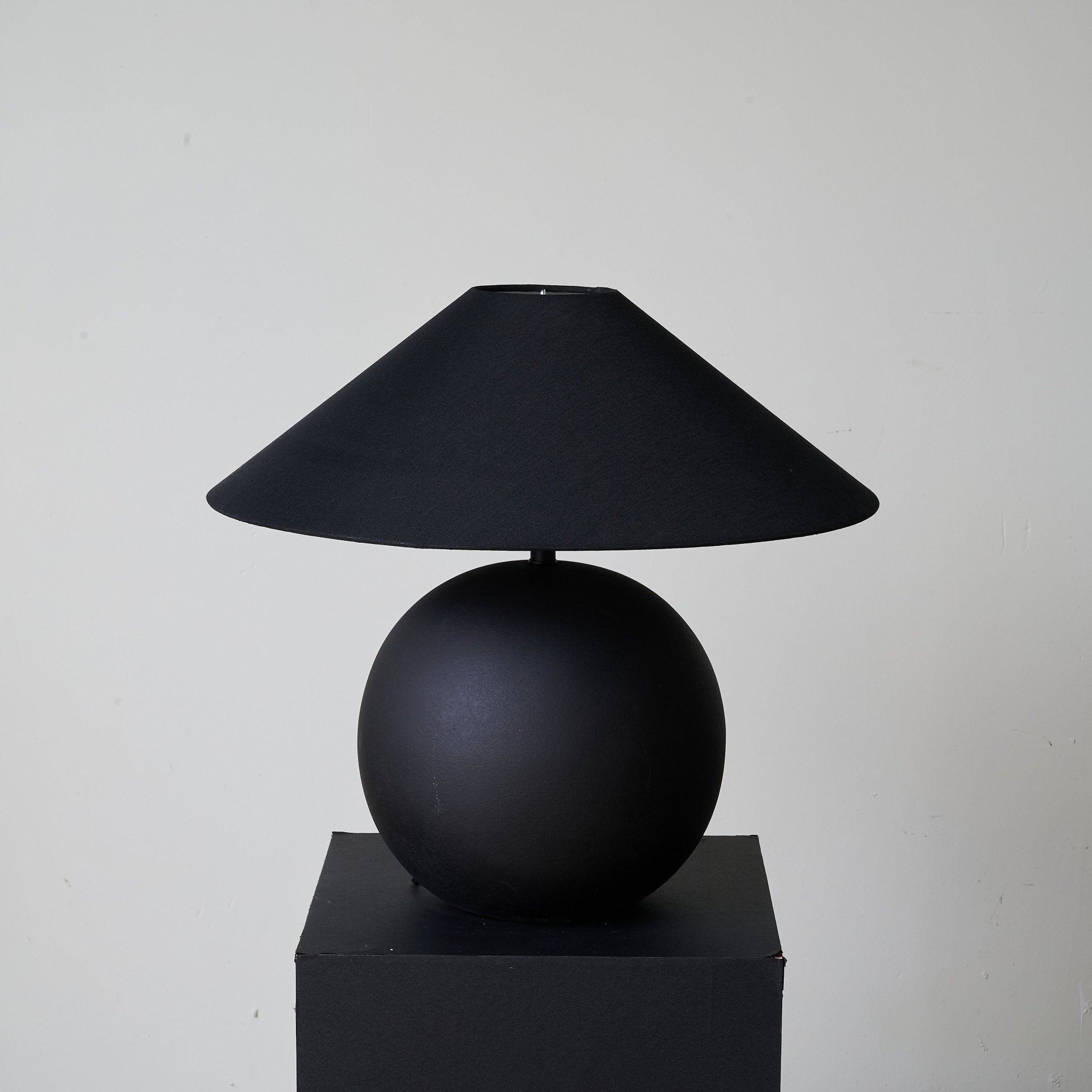 Molly Minimalist Ceramics Table Lamp - Letslighting