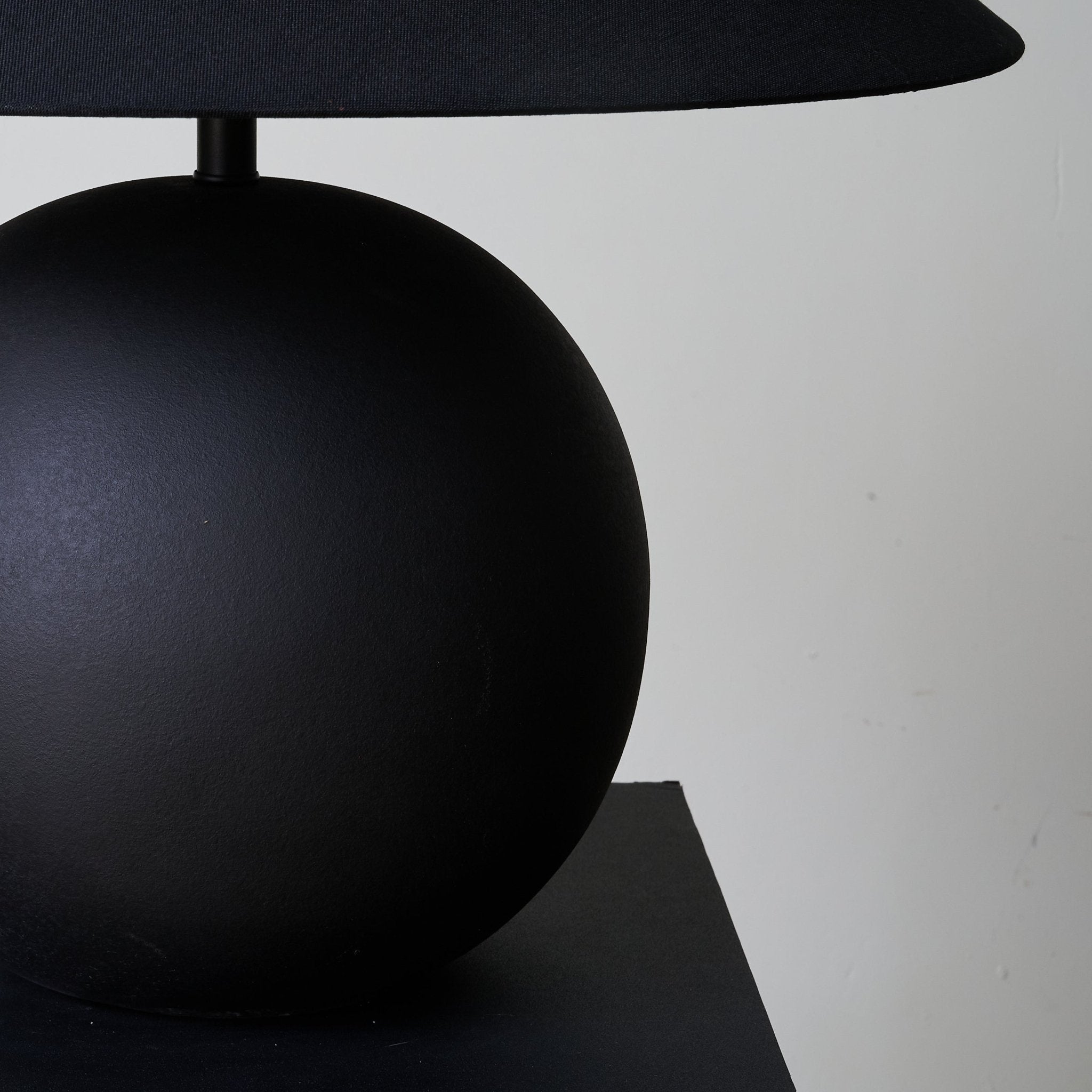 Molly Minimalist Ceramics Table Lamp - Letslighting