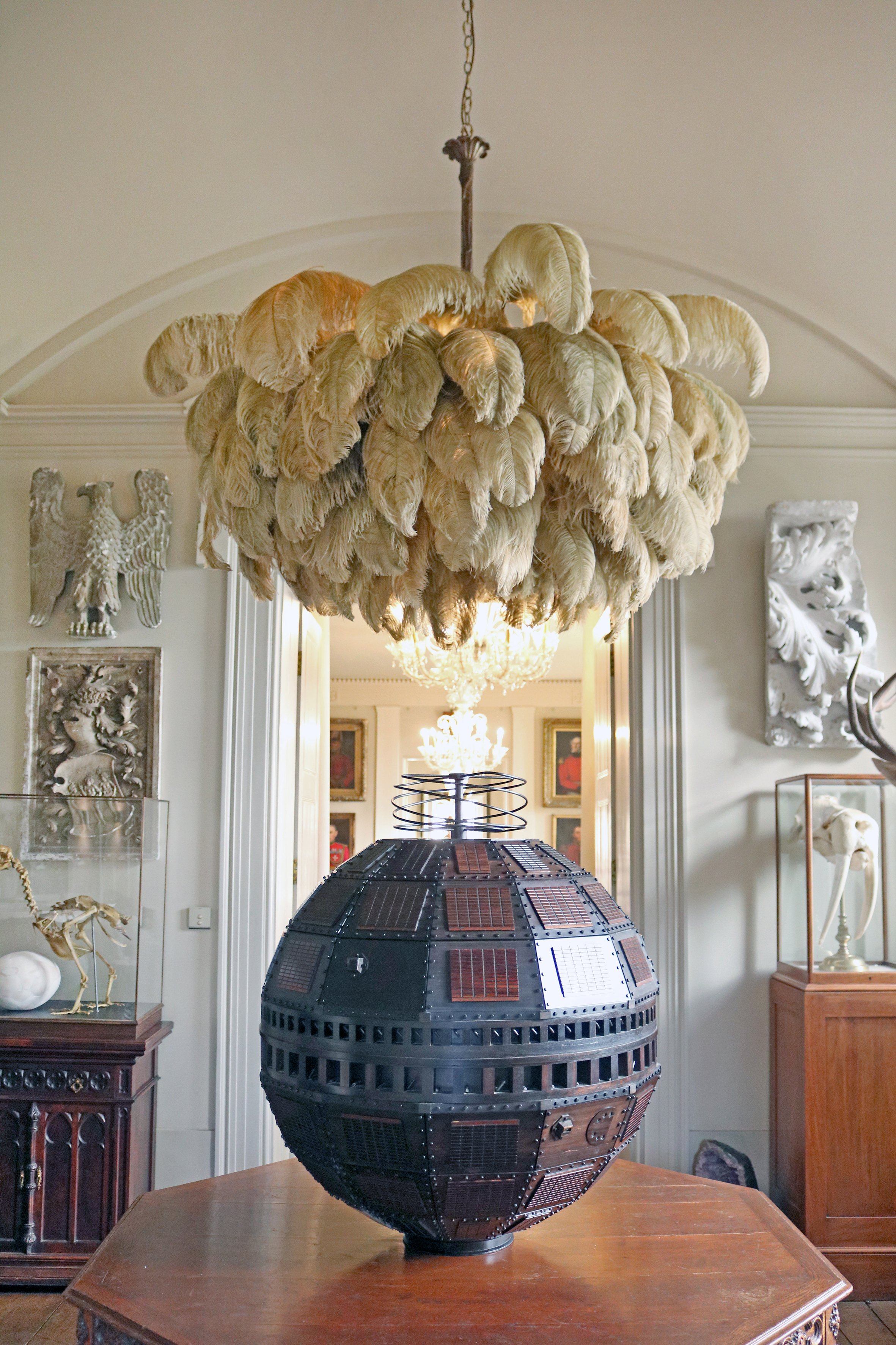 Lustra Chandelier Ostrich Feather Large Brass Stem - Letslighting