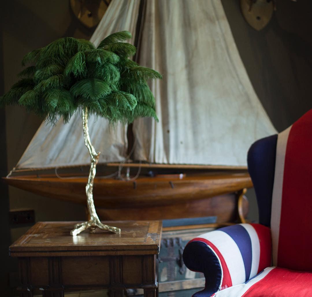 Zephyan Brass Feather Elegant Table Lamp - Letslighting