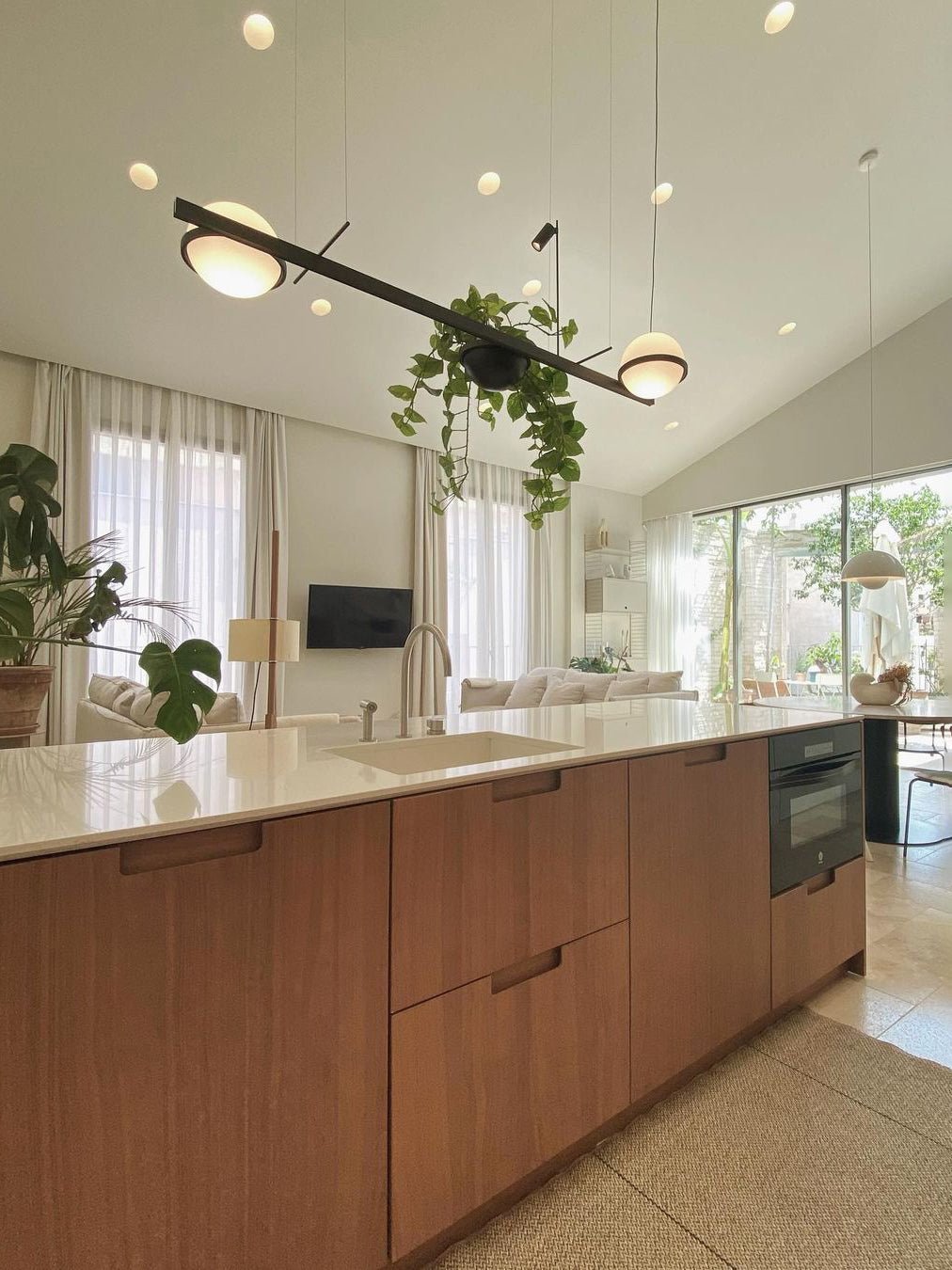 Xenith Acrylic Contemporary Pendant Lamp - Letslighting