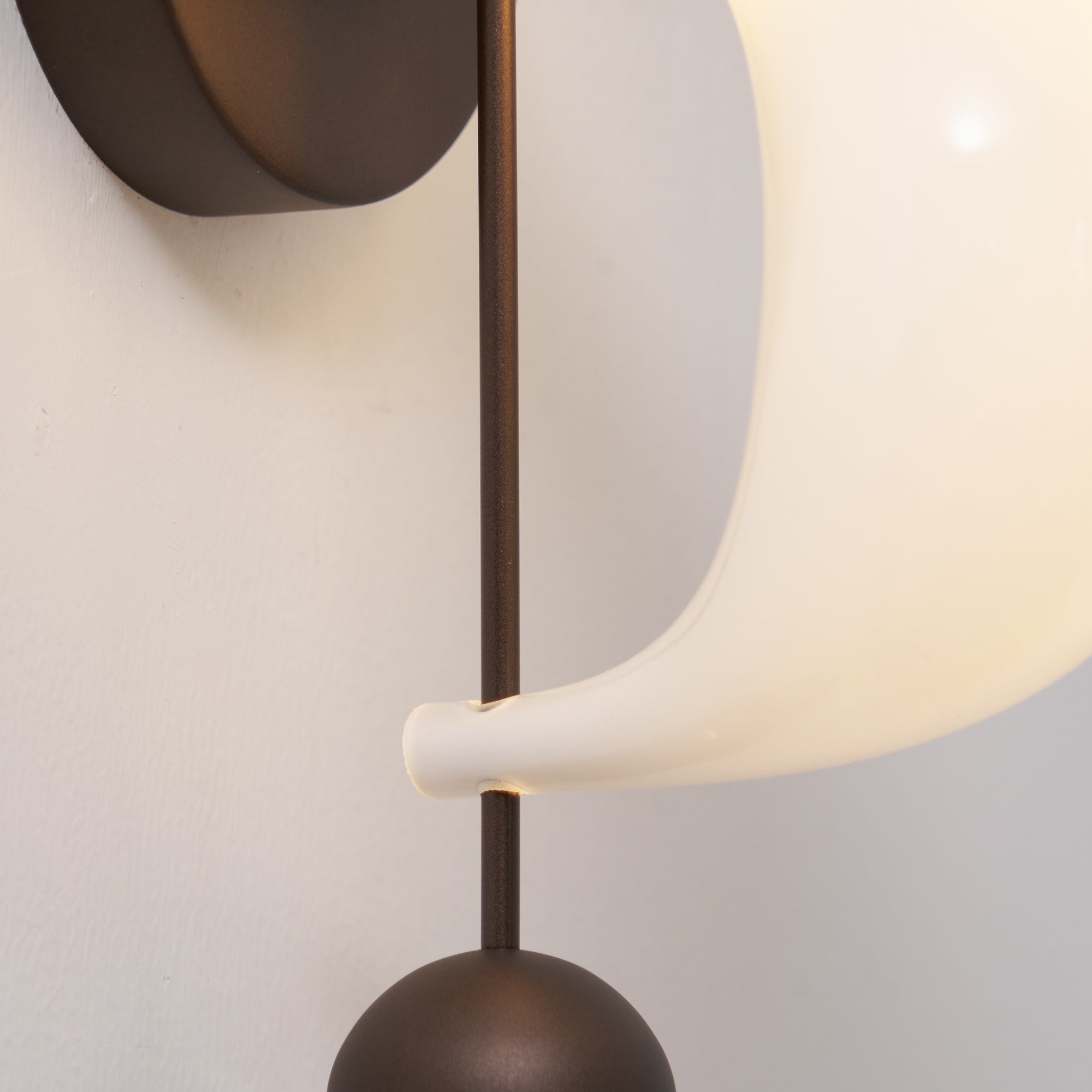 Vesilara Creativity Modern Minimalist Glass Wall Lamp - Letslighting