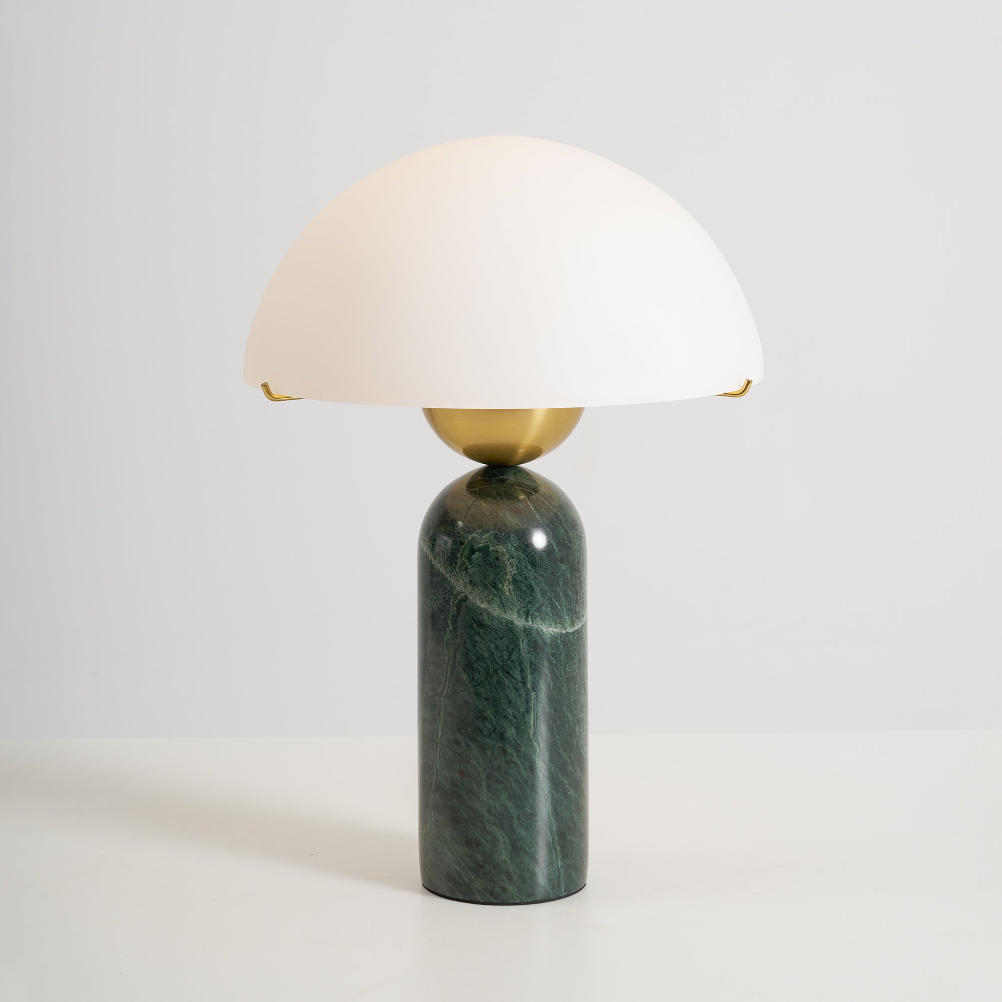 Veviniel Alabaster Table Lamp - Letslighting