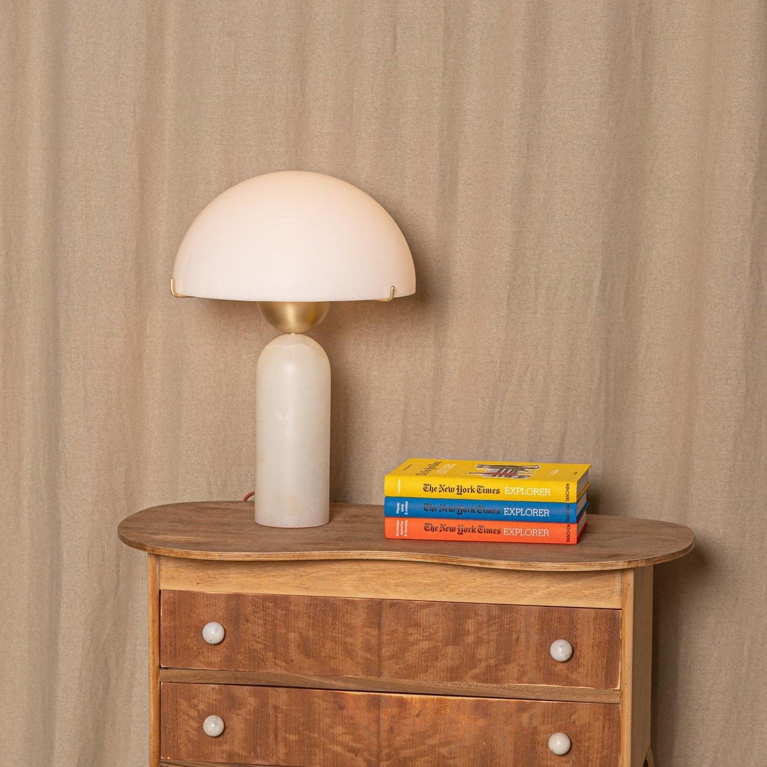 Veviniel Alabaster Table Lamp - Letslighting