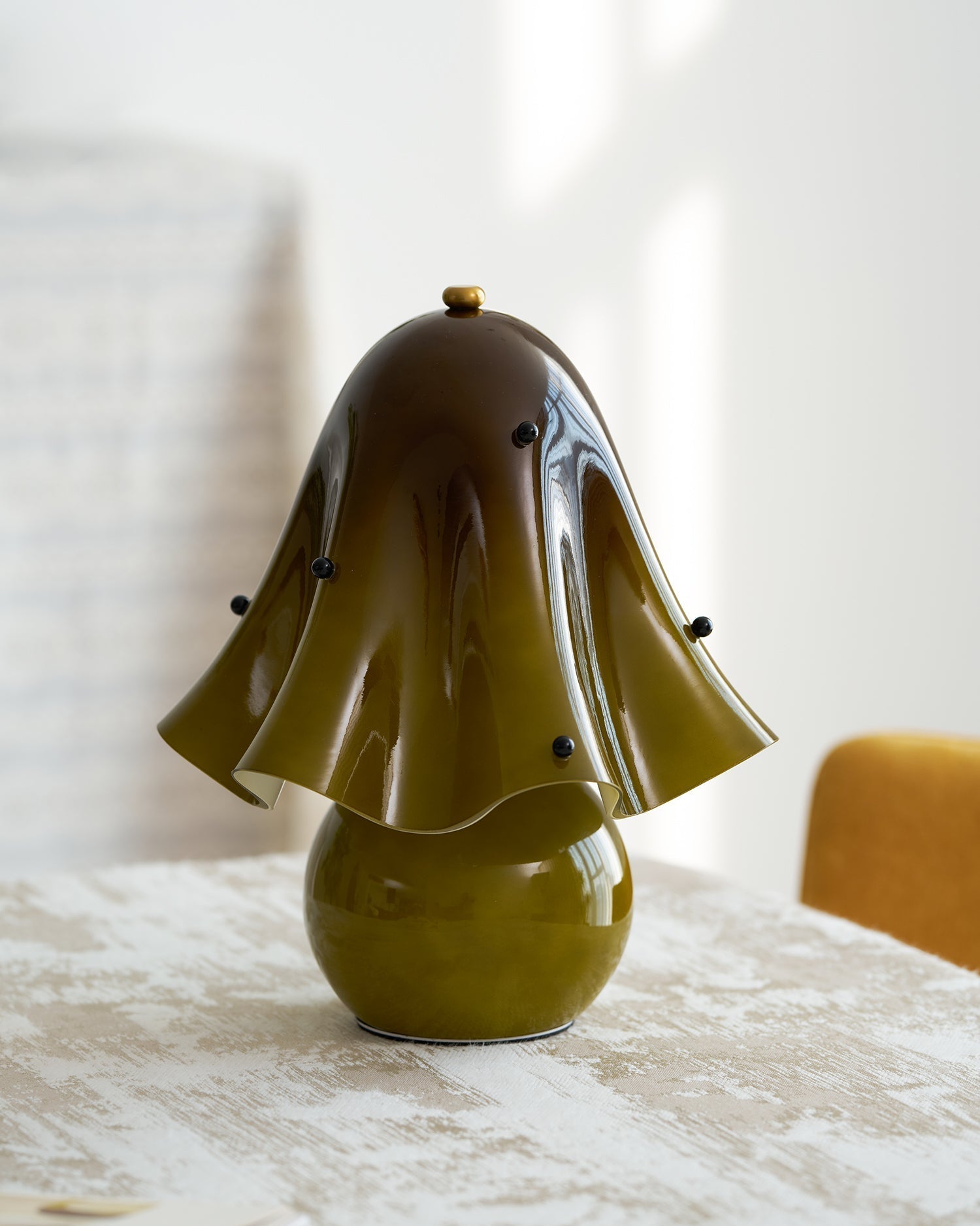 Petalia Modern Metal & Glass Table Light