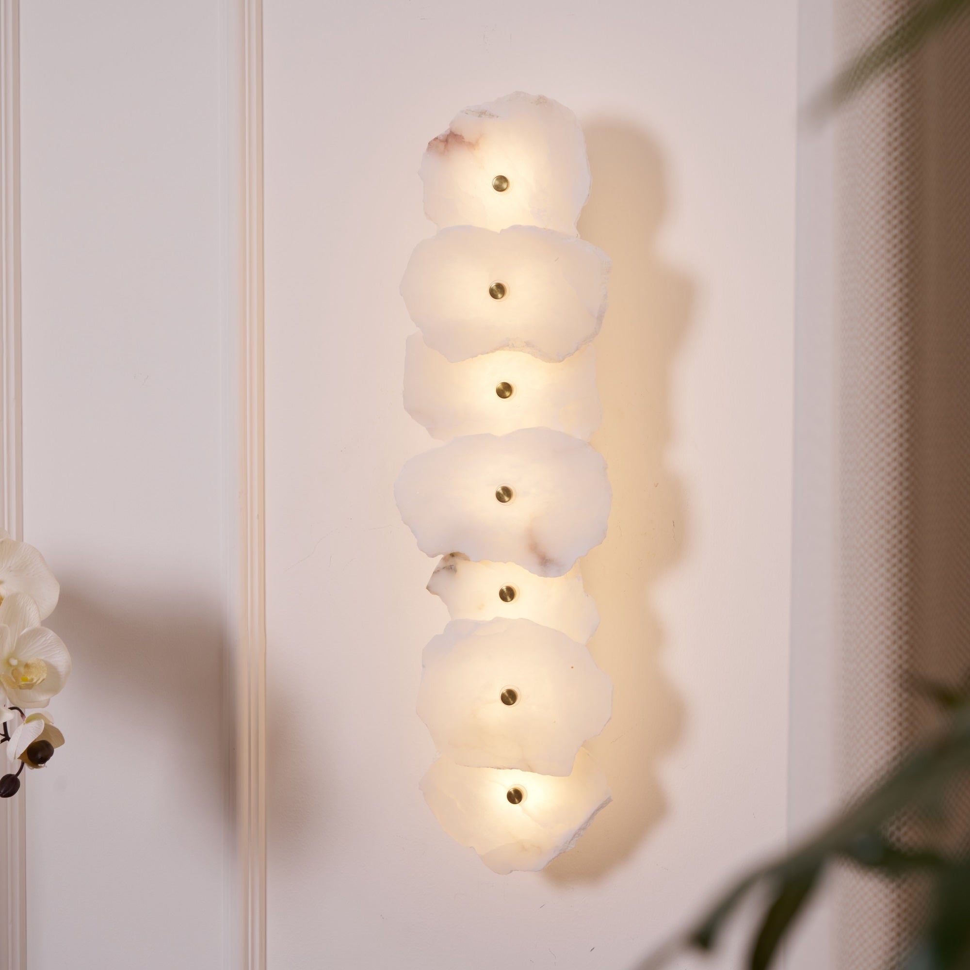 Ritta Alabaster Flower Wall Lamp