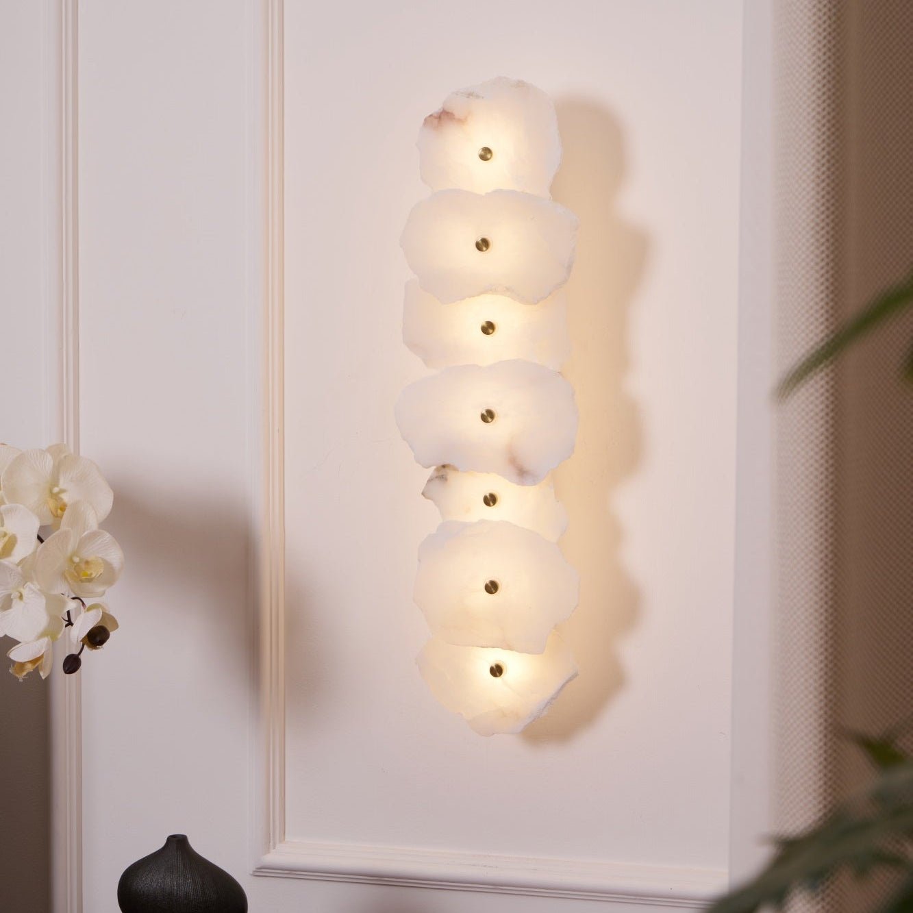 Ritta Alabaster Flower Wall Lamp