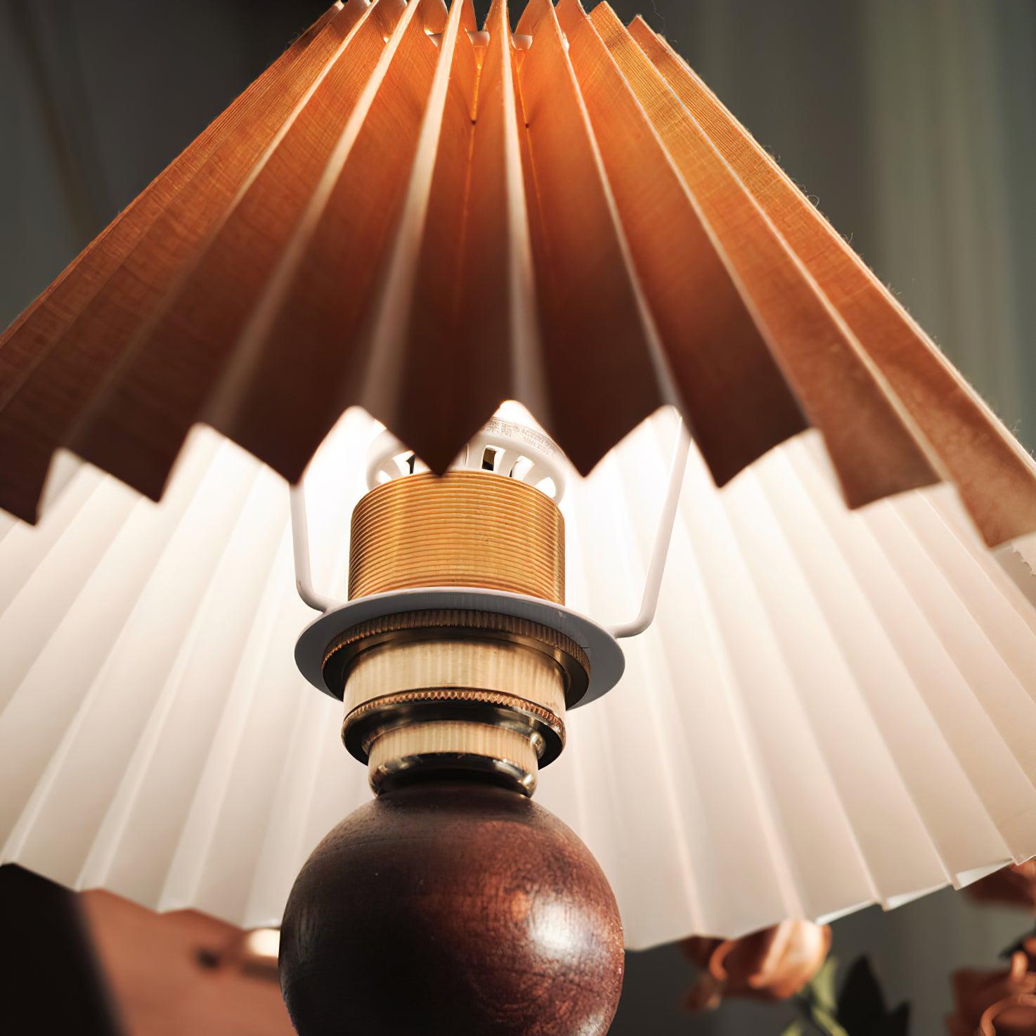 Alva Wooden Fabric Vintage Table Lamp - Letslighting