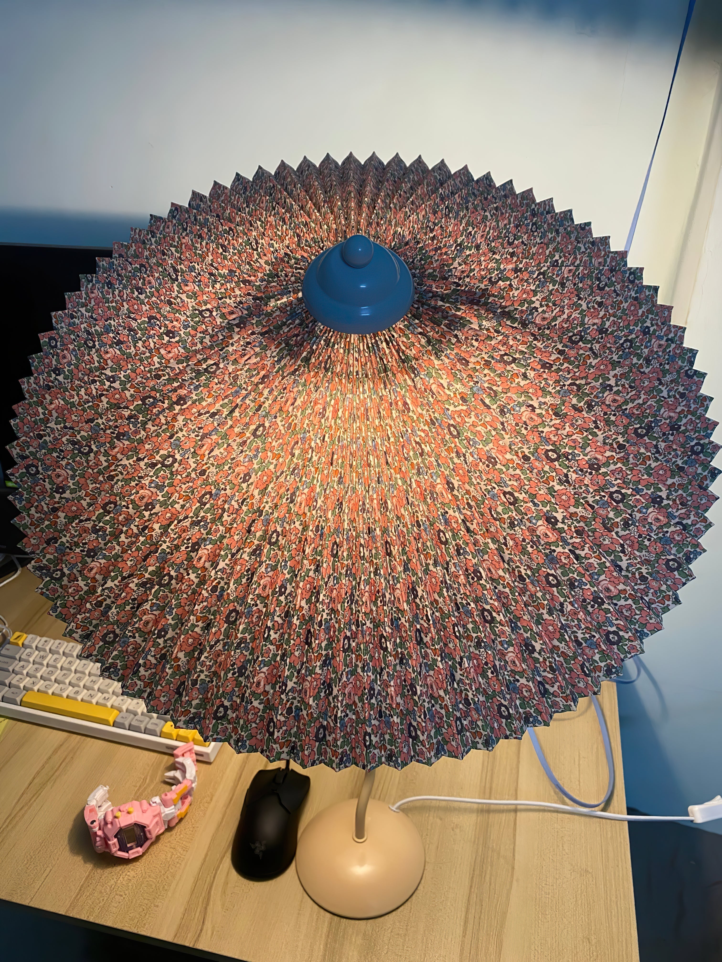 Floran Fabric Artistic Table Lamp - Letslighting