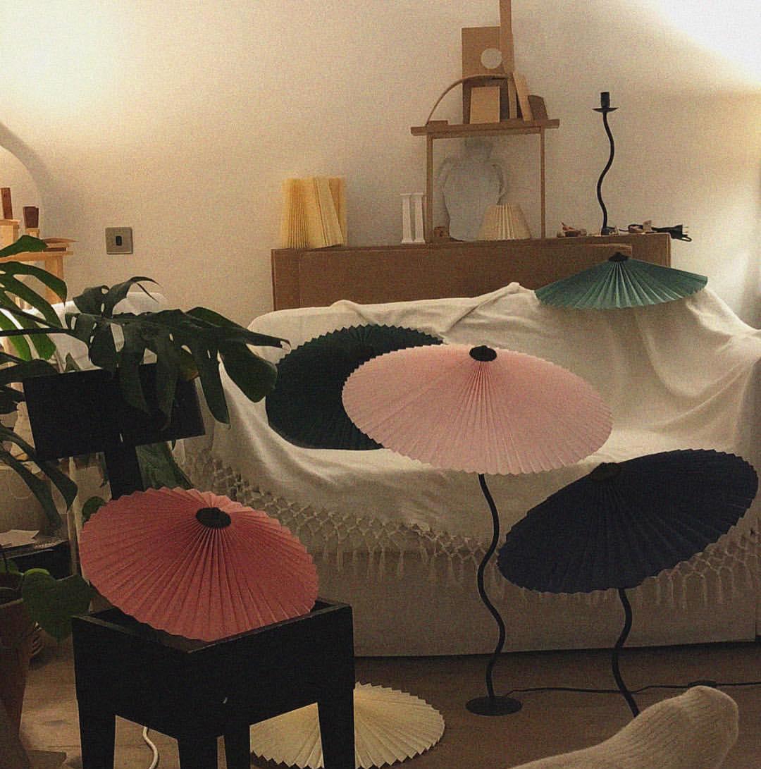 Floran Fabric Artistic Table Lamp - Letslighting