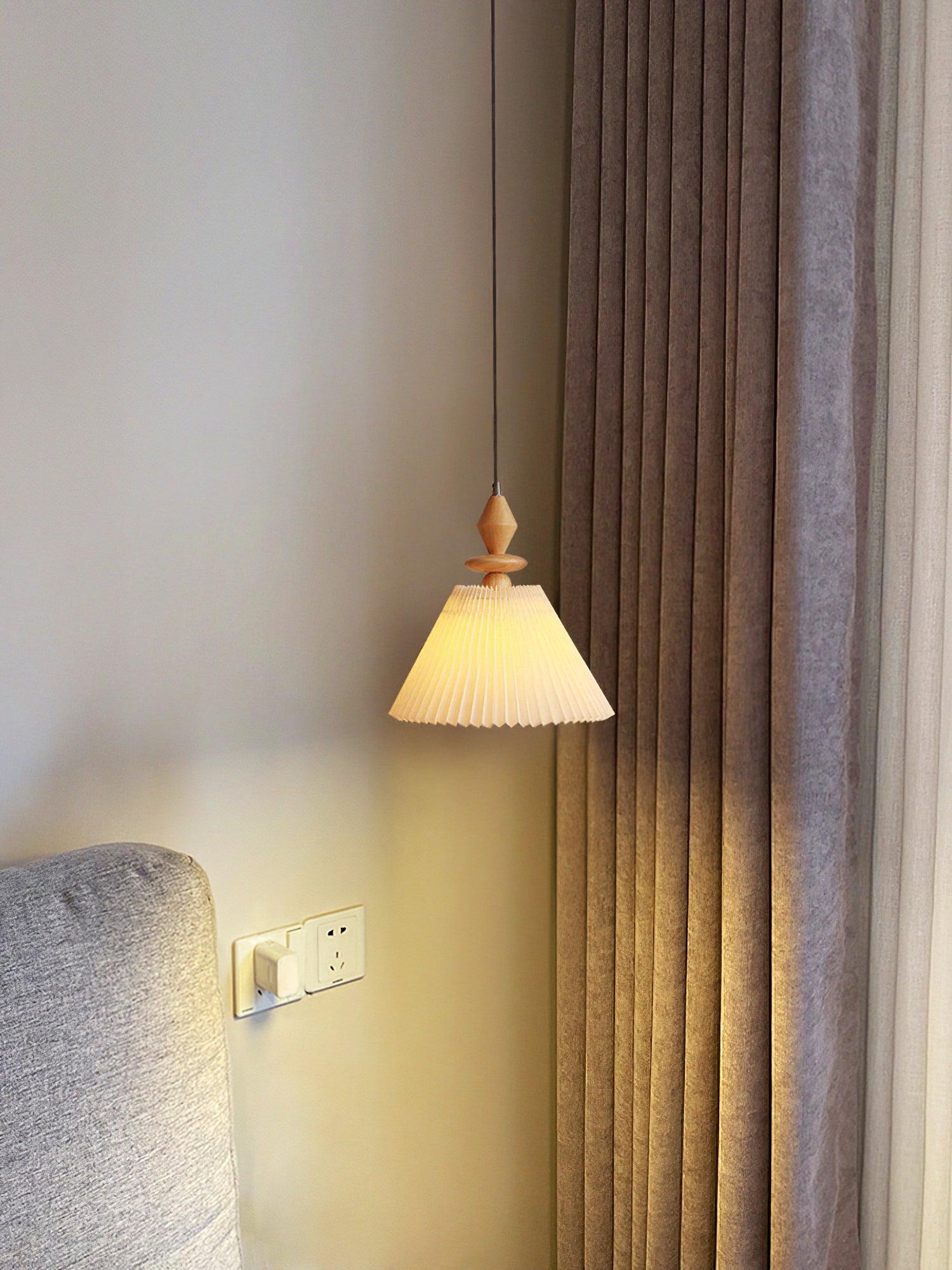 Eurrinion Wood Pendant Light