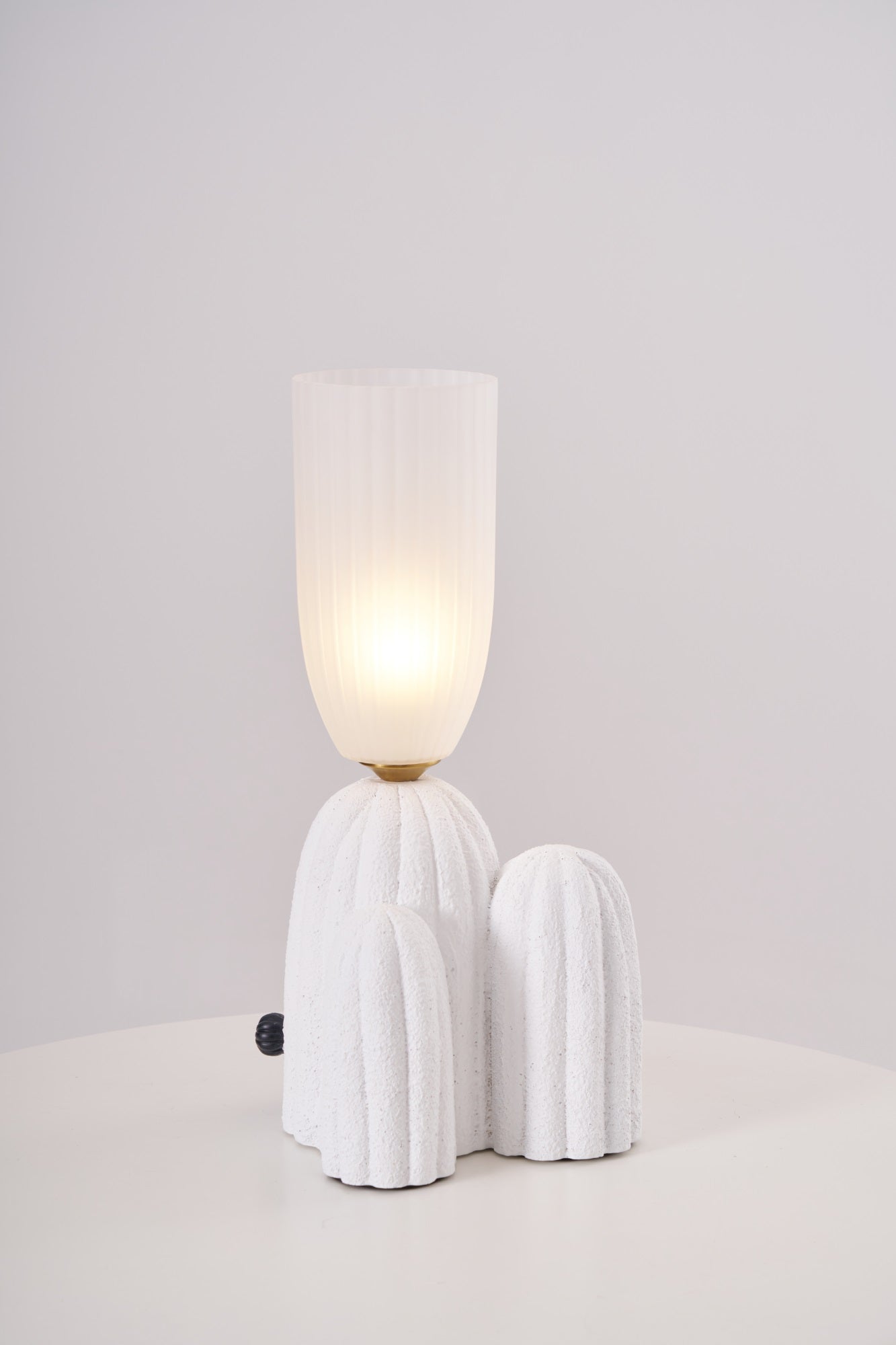 Zaraice Resin Artistic Table Lamp - Letslighting