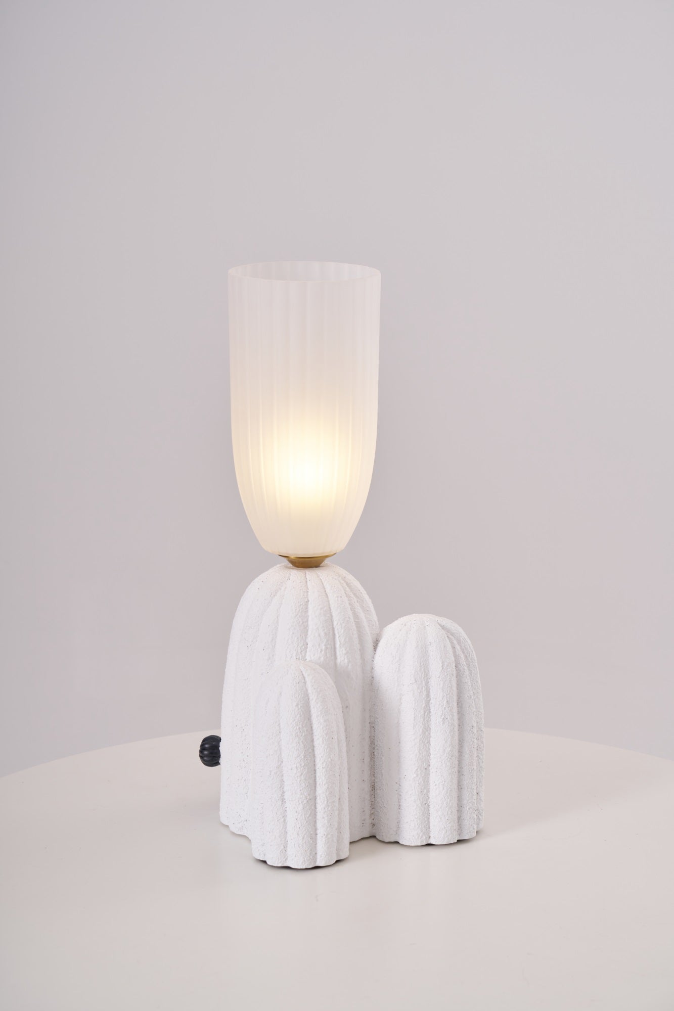 Zaraice Resin Artistic Table Lamp - Letslighting