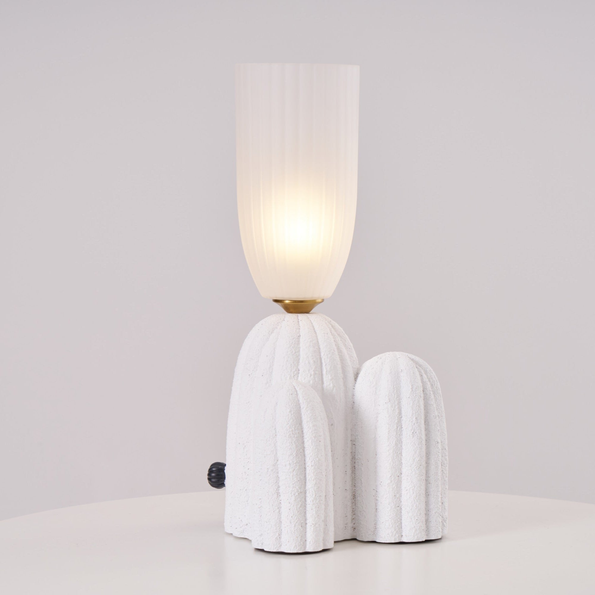Zaraice Resin Artistic Table Lamp - Letslighting