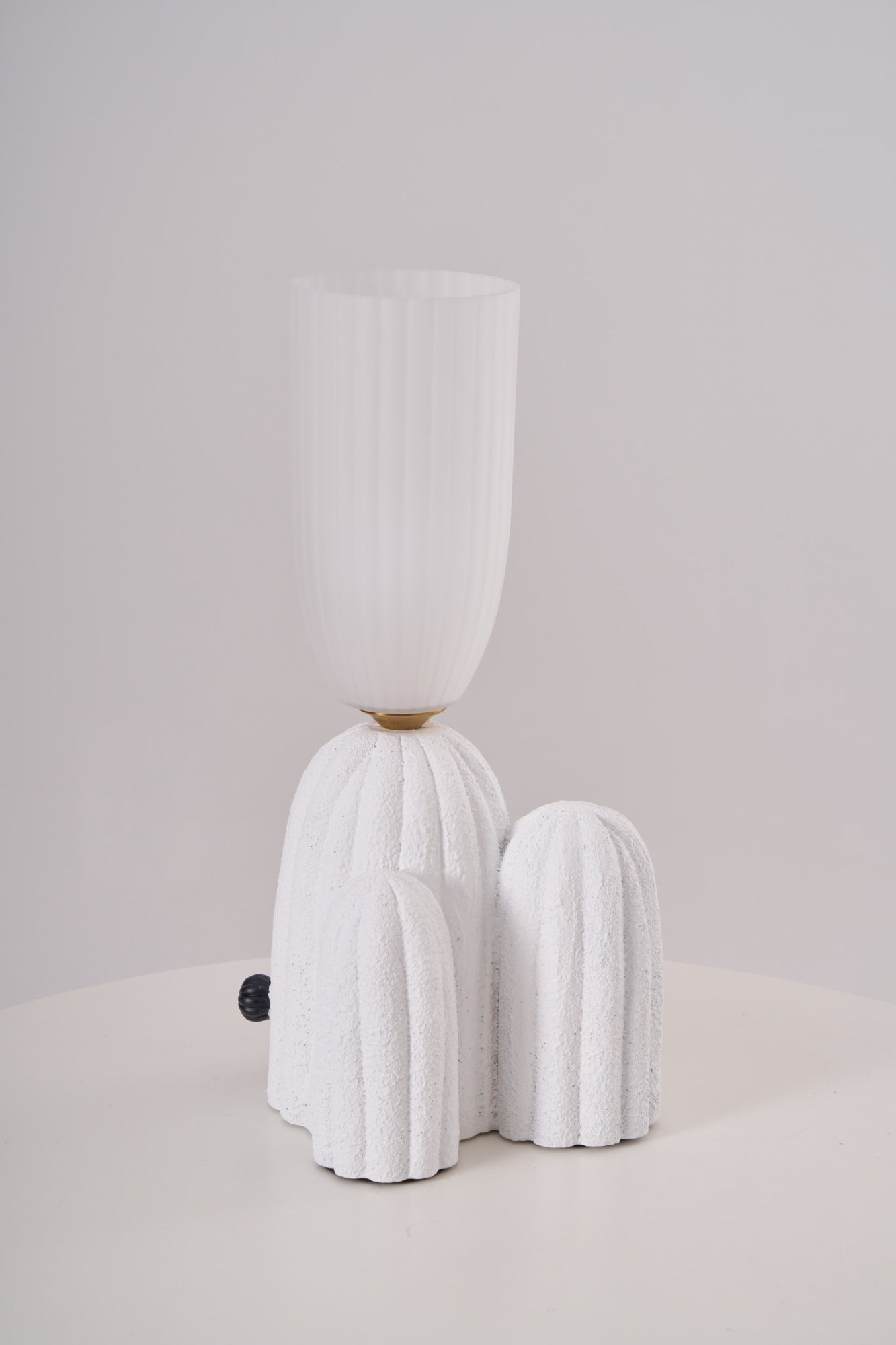 Zaraice Resin Artistic Table Lamp - Letslighting