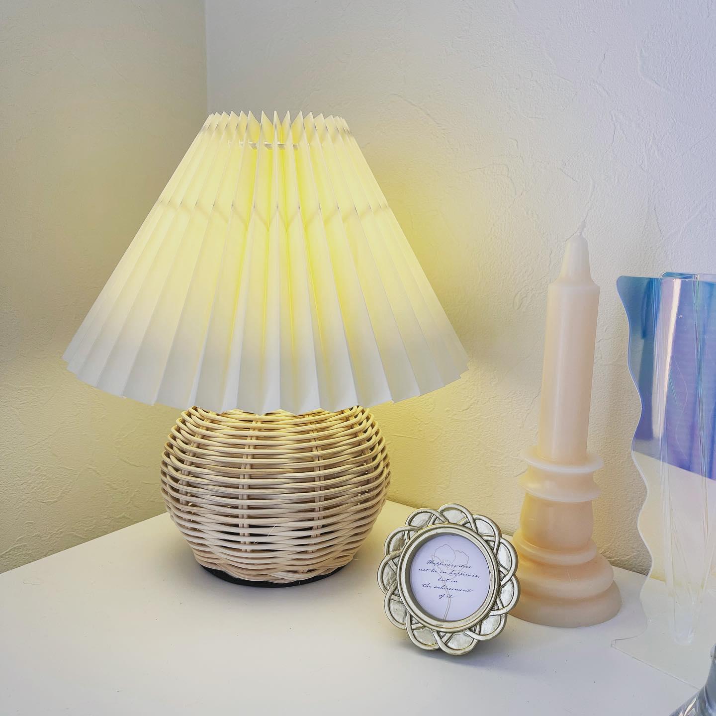Zara Rattan Pleated Table lamp - Letslighting
