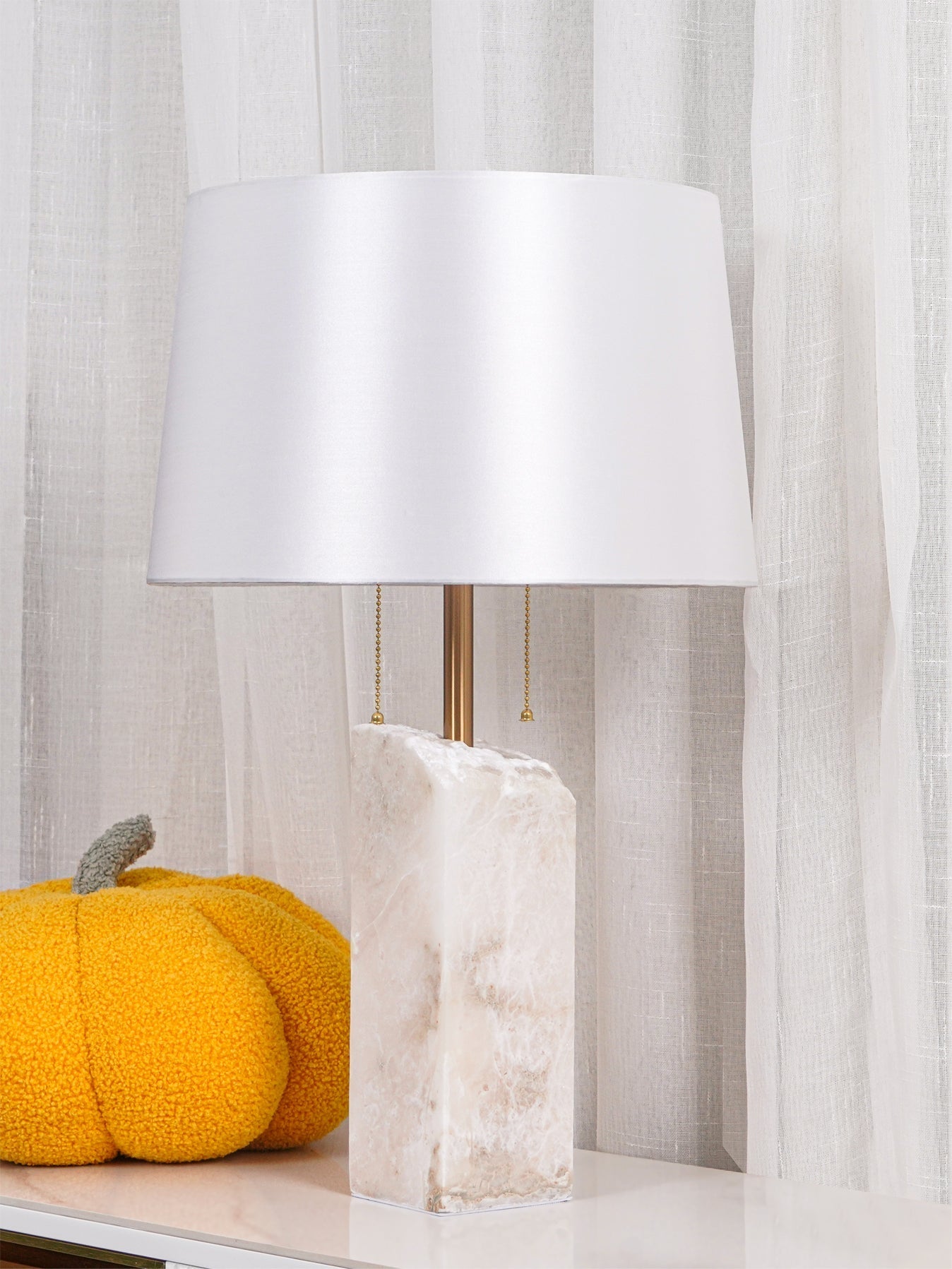 Syvaris Minimalist Alabaster Table Lamp - Letslighting