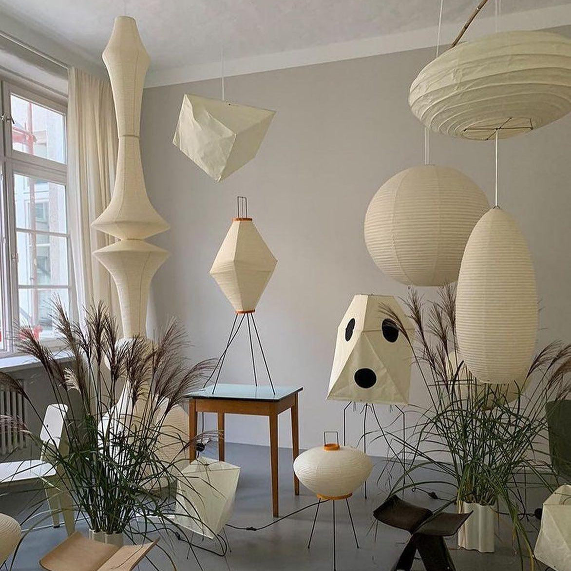 Ritta Sculptural Paper Vertical Pendant Light