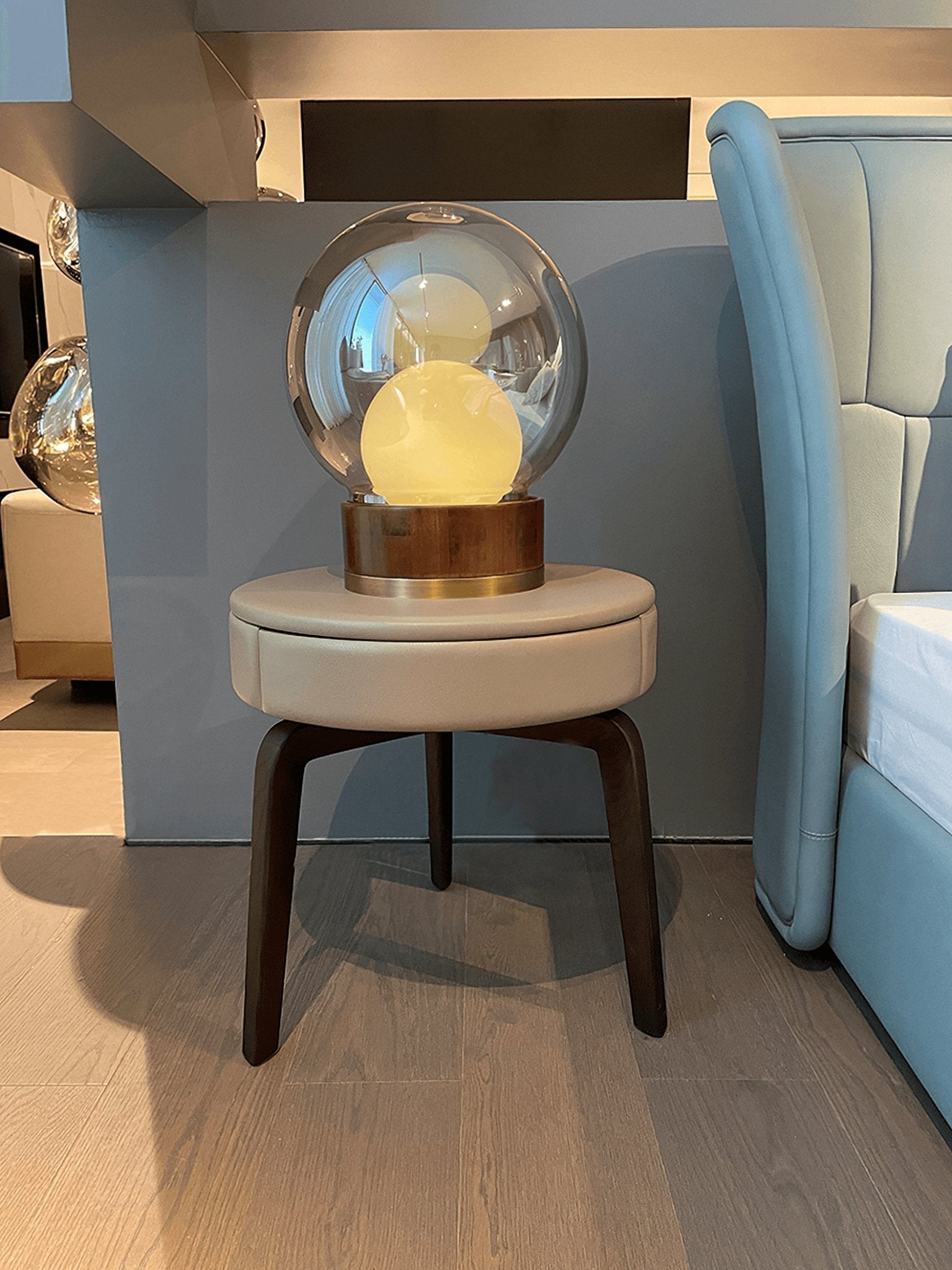 Liro Wood Artistic Table lamp - Letslighting