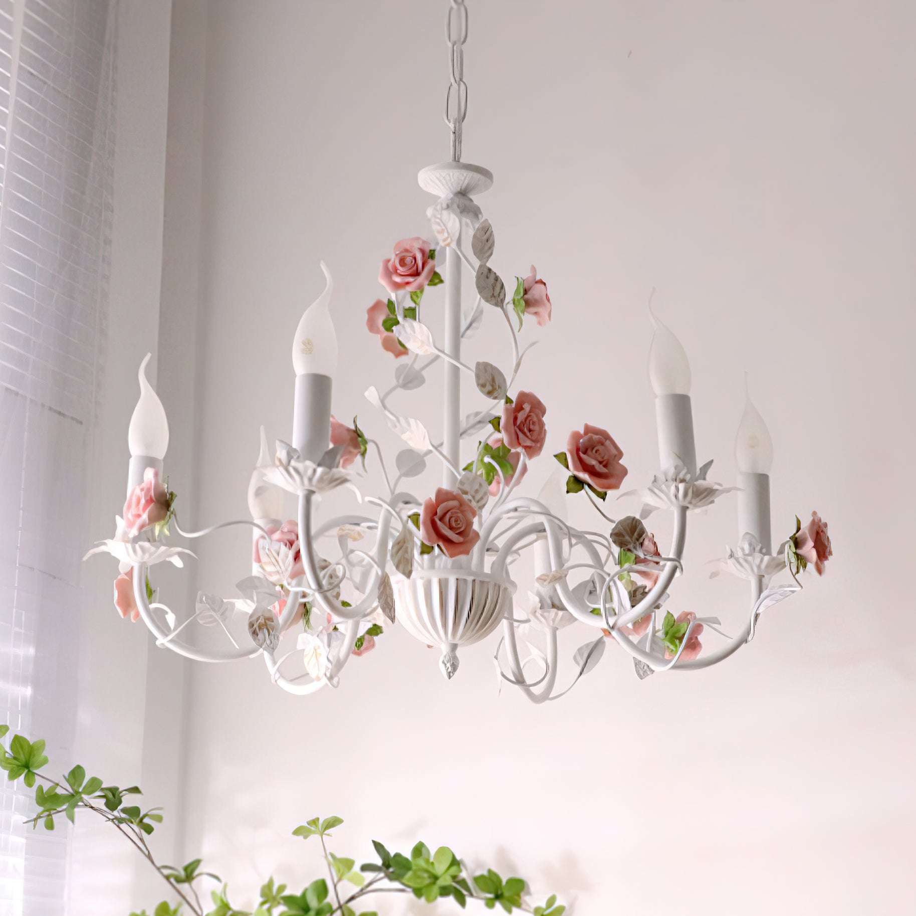 Evelisse Vintage White Chandelier