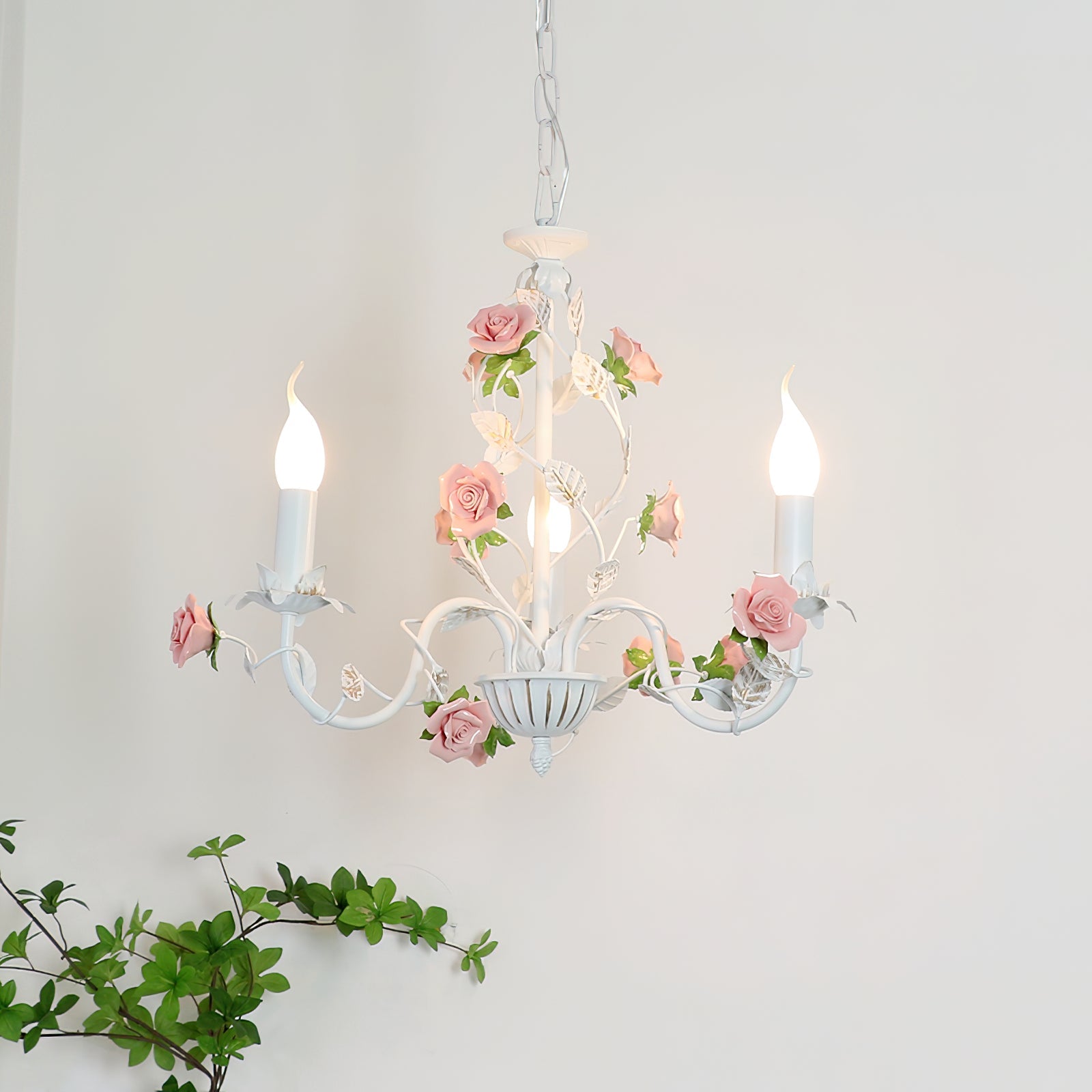 Evelisse Vintage White Chandelier
