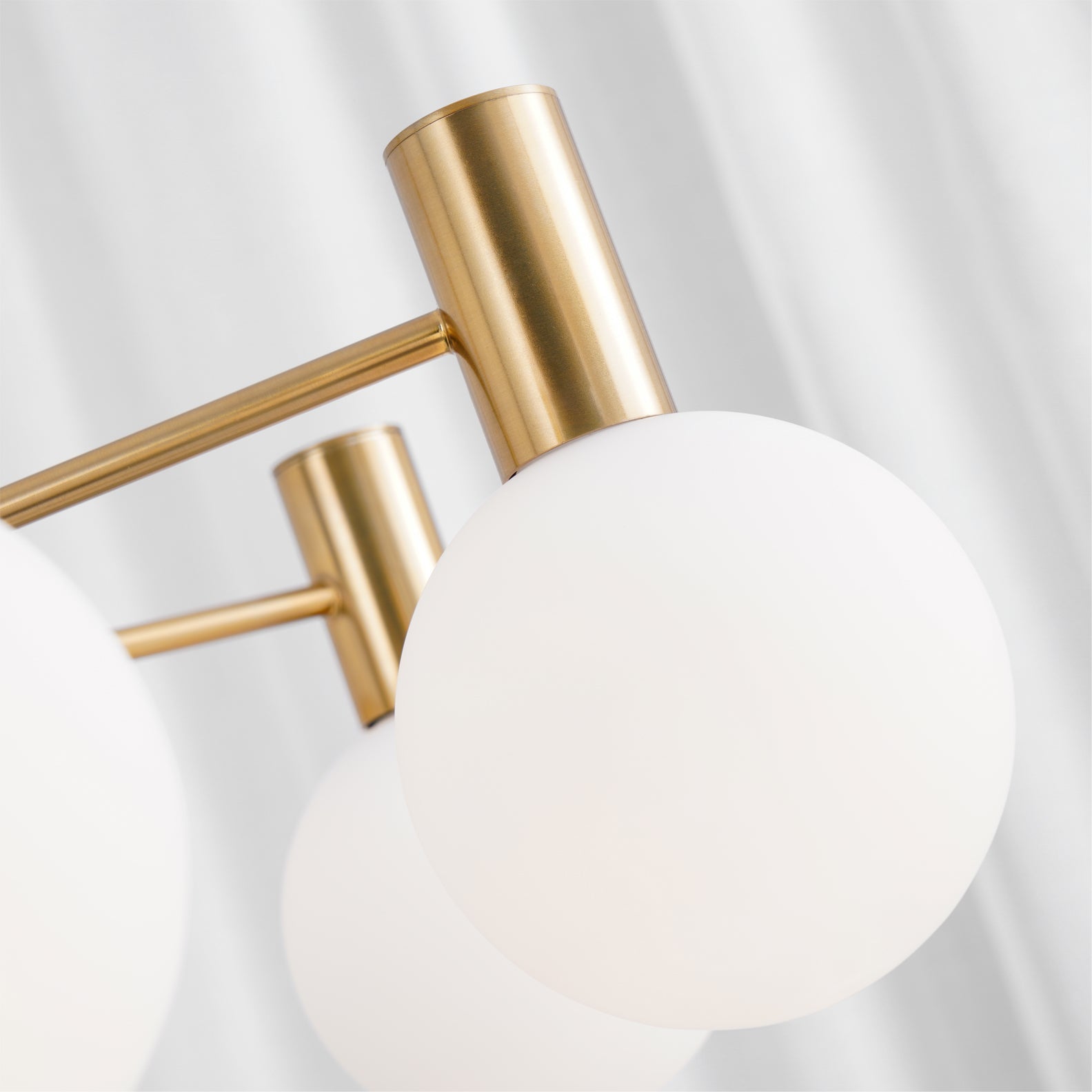 Lustra Chandelier Globe Glass Gold Frame Modern - Letslighting