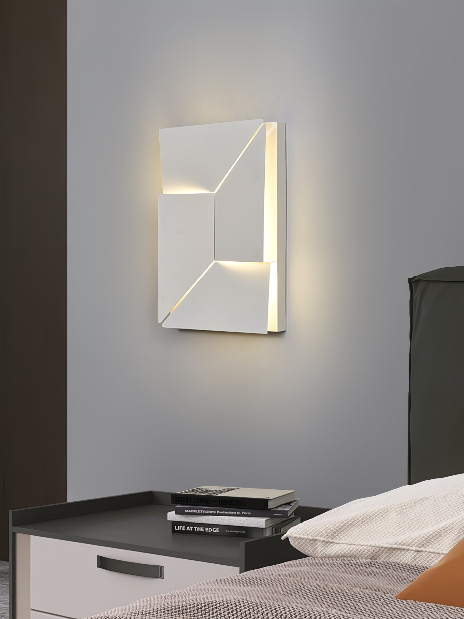 Zoliria Shadows Rechargeable Grand Sconce Wall lamp - Letslighting