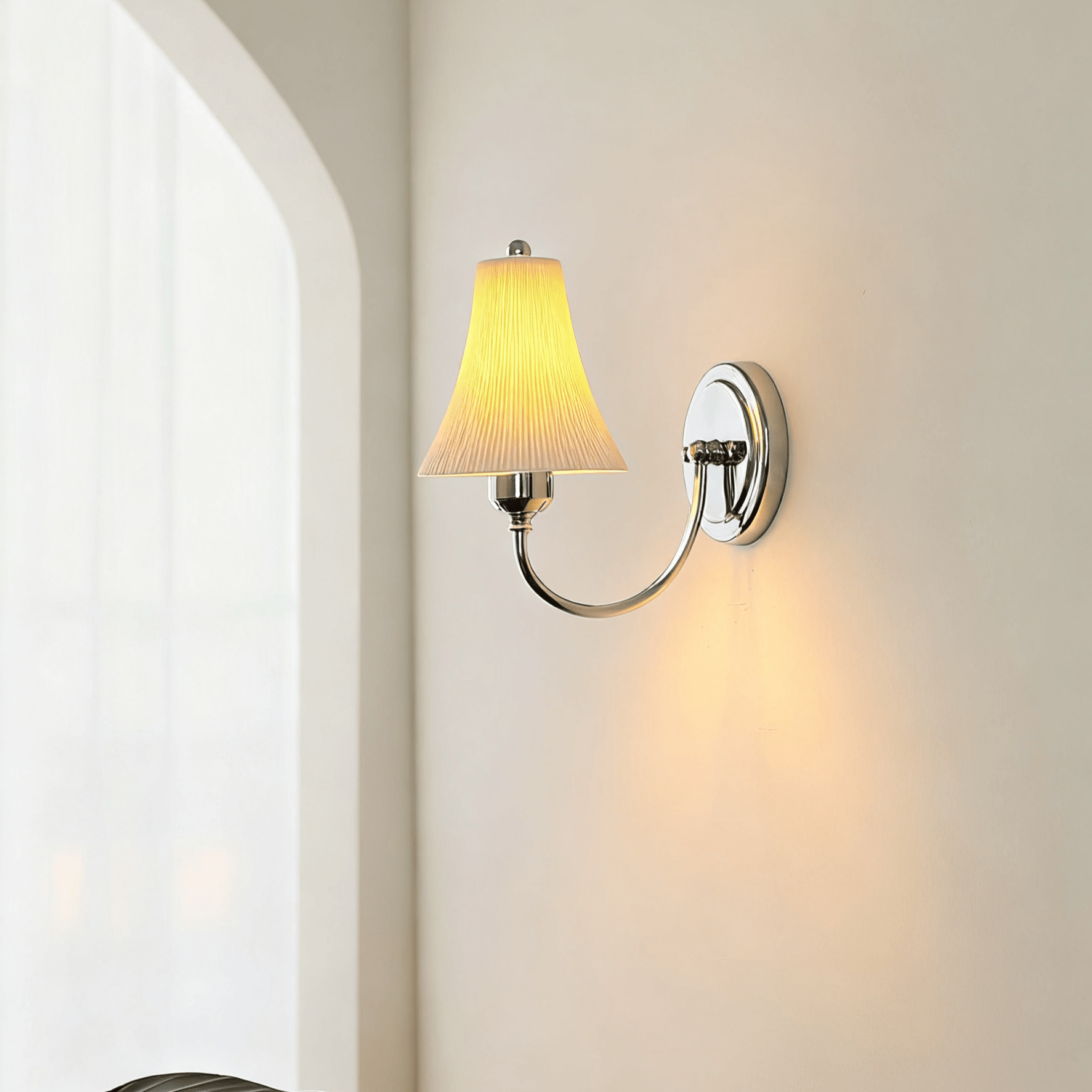 Slim Modern Metal & Ceramics Wall Light