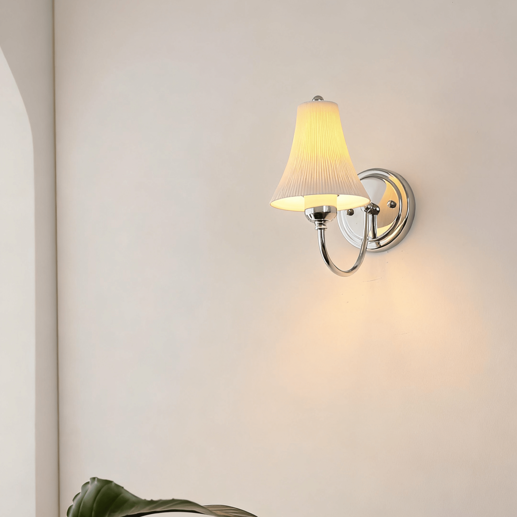 Slim Modern Metal & Ceramics Wall Light