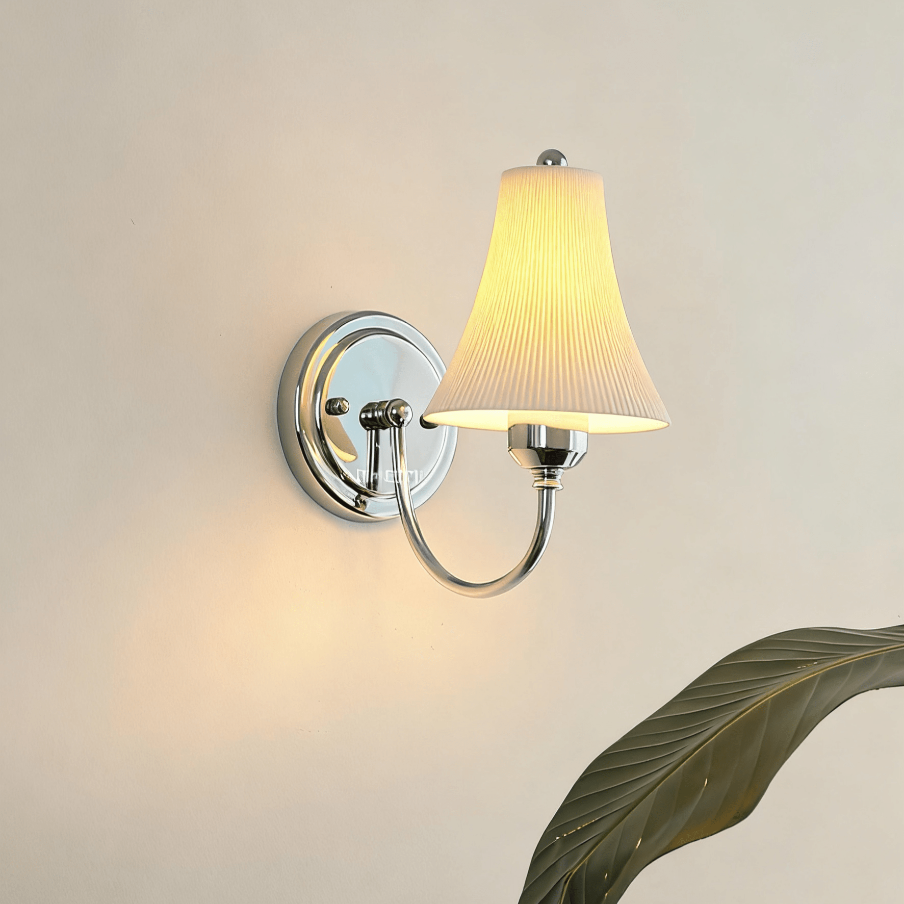 Slim Modern Metal & Ceramics Wall Light