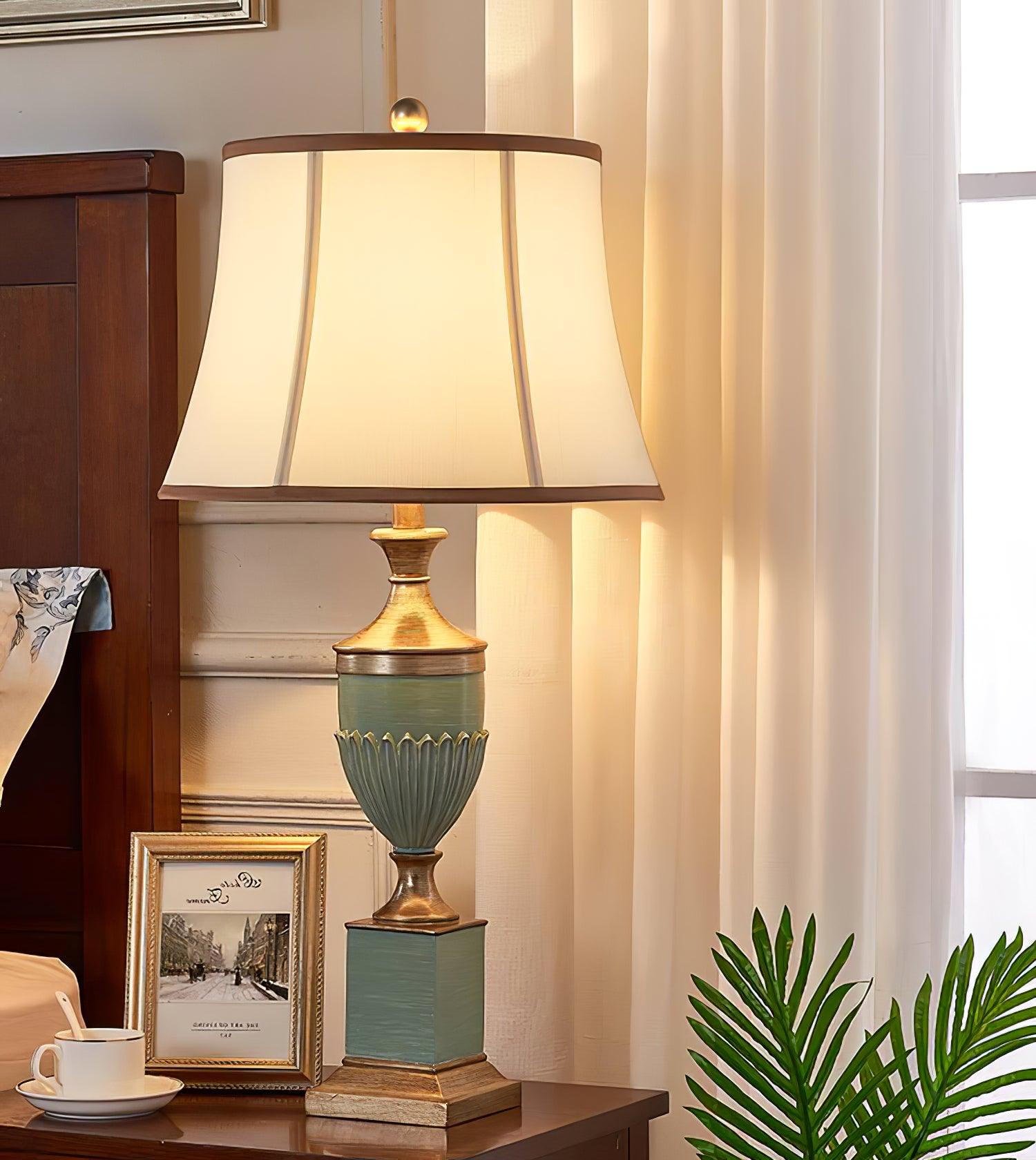 Laura Vintage Resin Table Lamp - Letslighting
