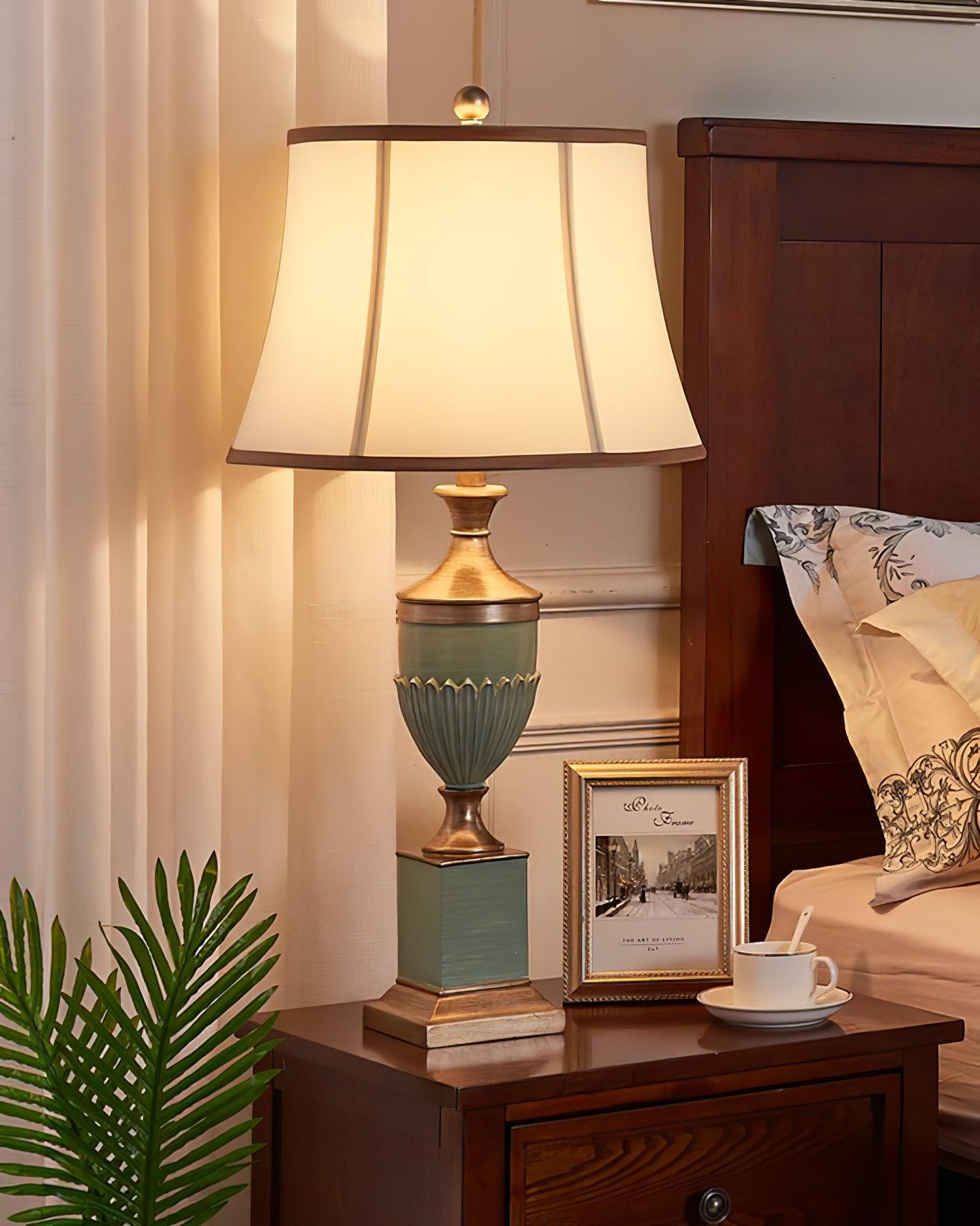 Laura Vintage Resin Table Lamp - Letslighting