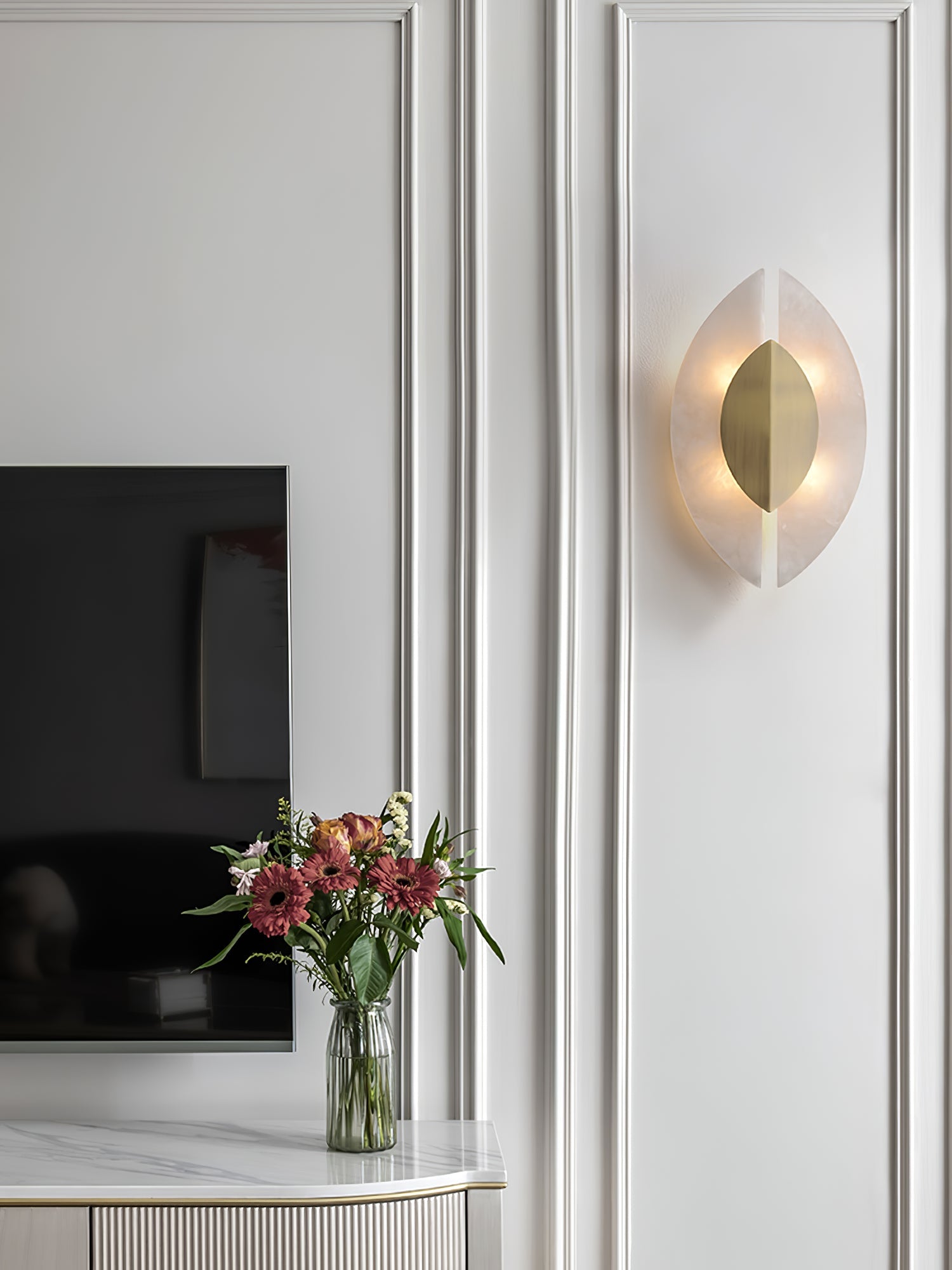 Solari Modern Alabaster Sconce