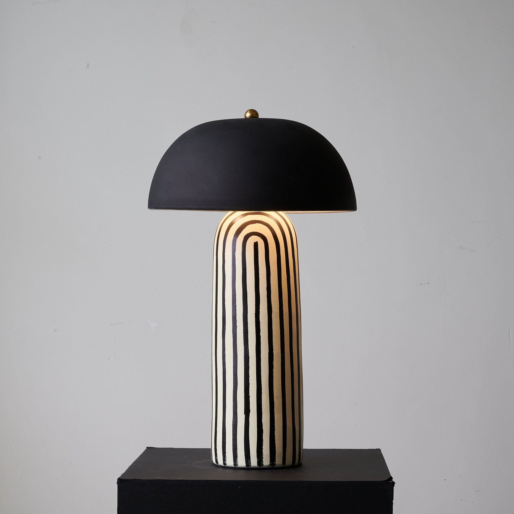 Jules Minimalist Ceramics Table Lamp - Letslighting