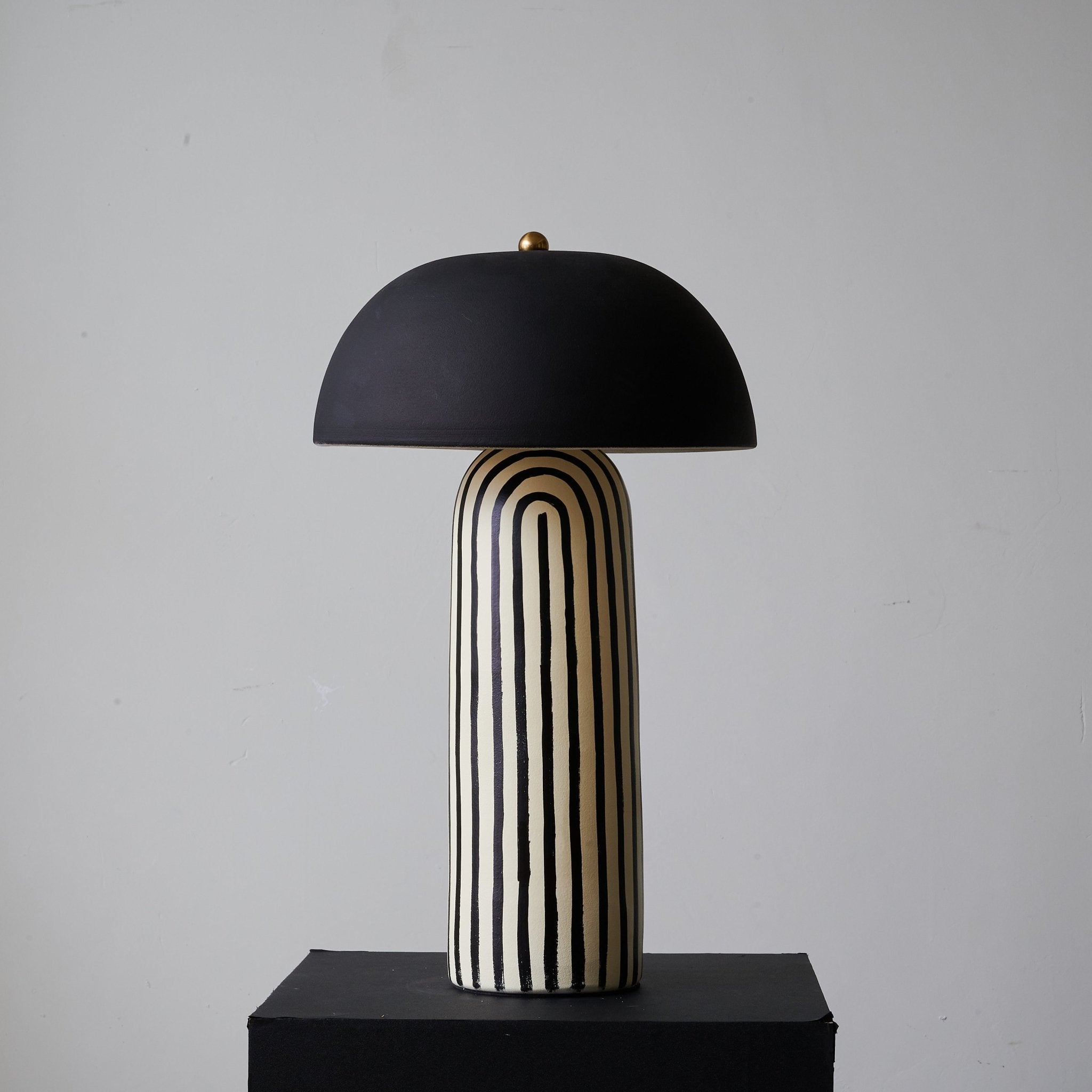 Jules Minimalist Ceramics Table Lamp - Letslighting