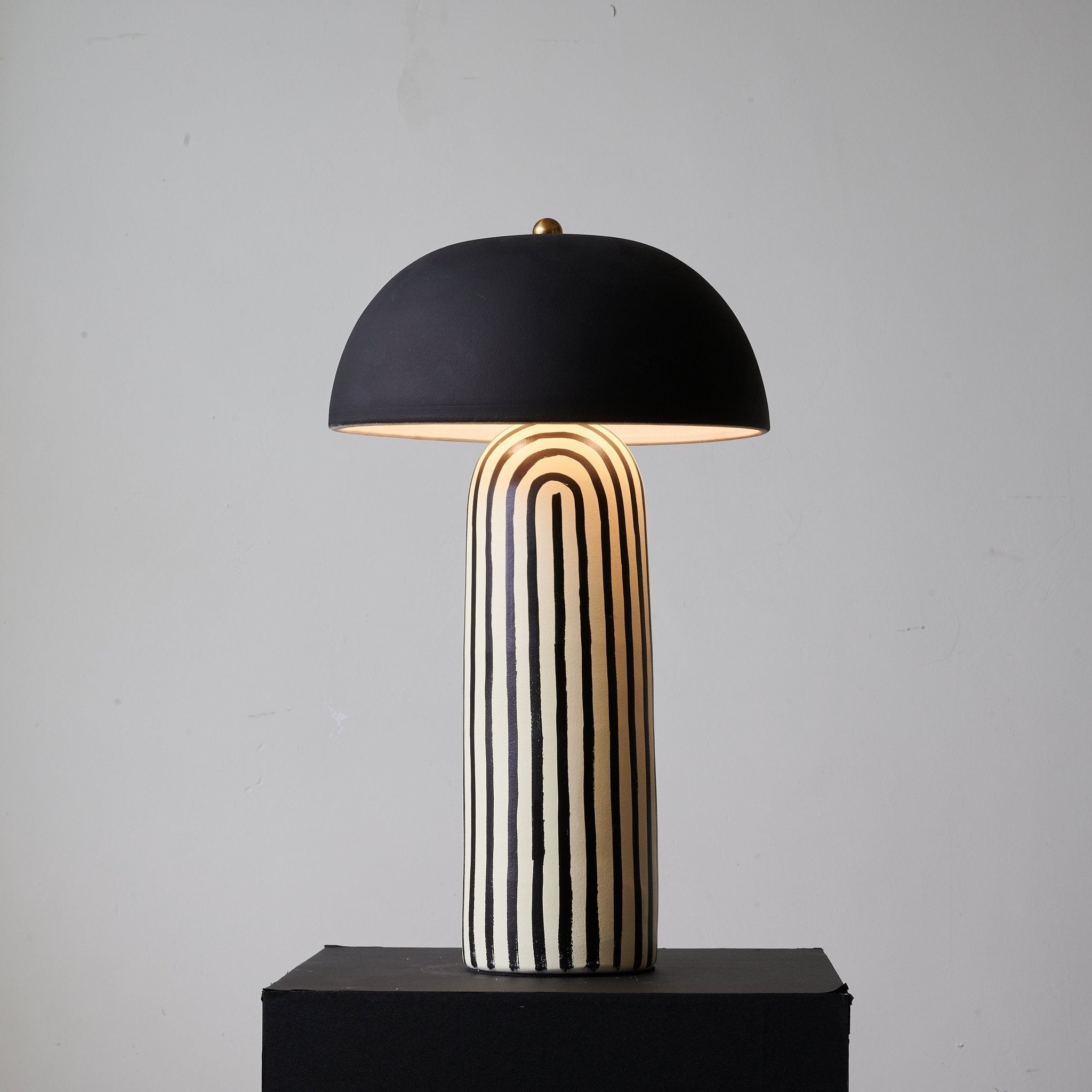 Jules Minimalist Ceramics Table Lamp - Letslighting