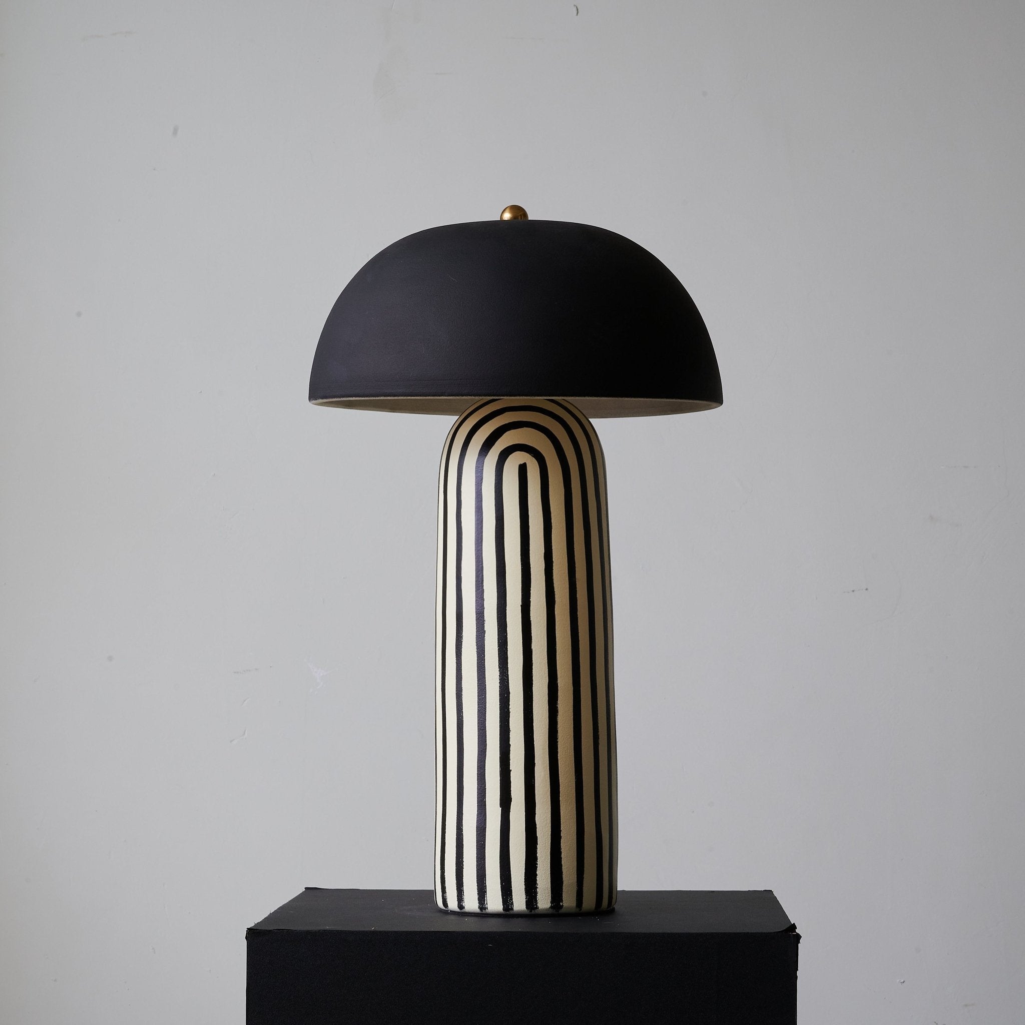 Jules Minimalist Ceramics Table Lamp - Letslighting