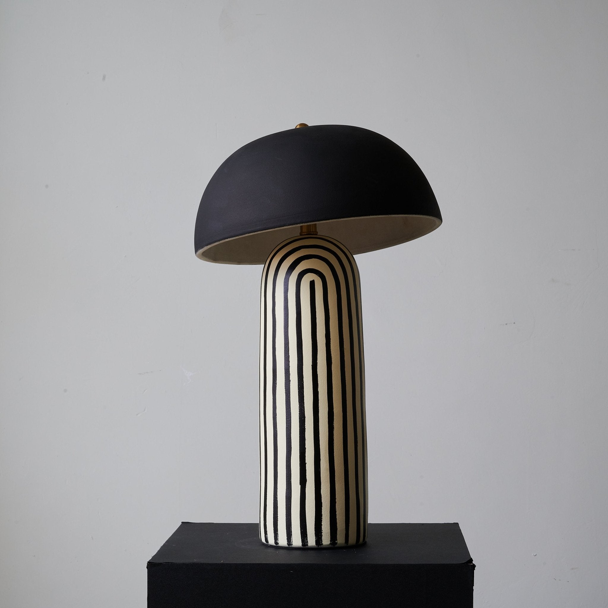 Jules Minimalist Ceramics Table Lamp - Letslighting
