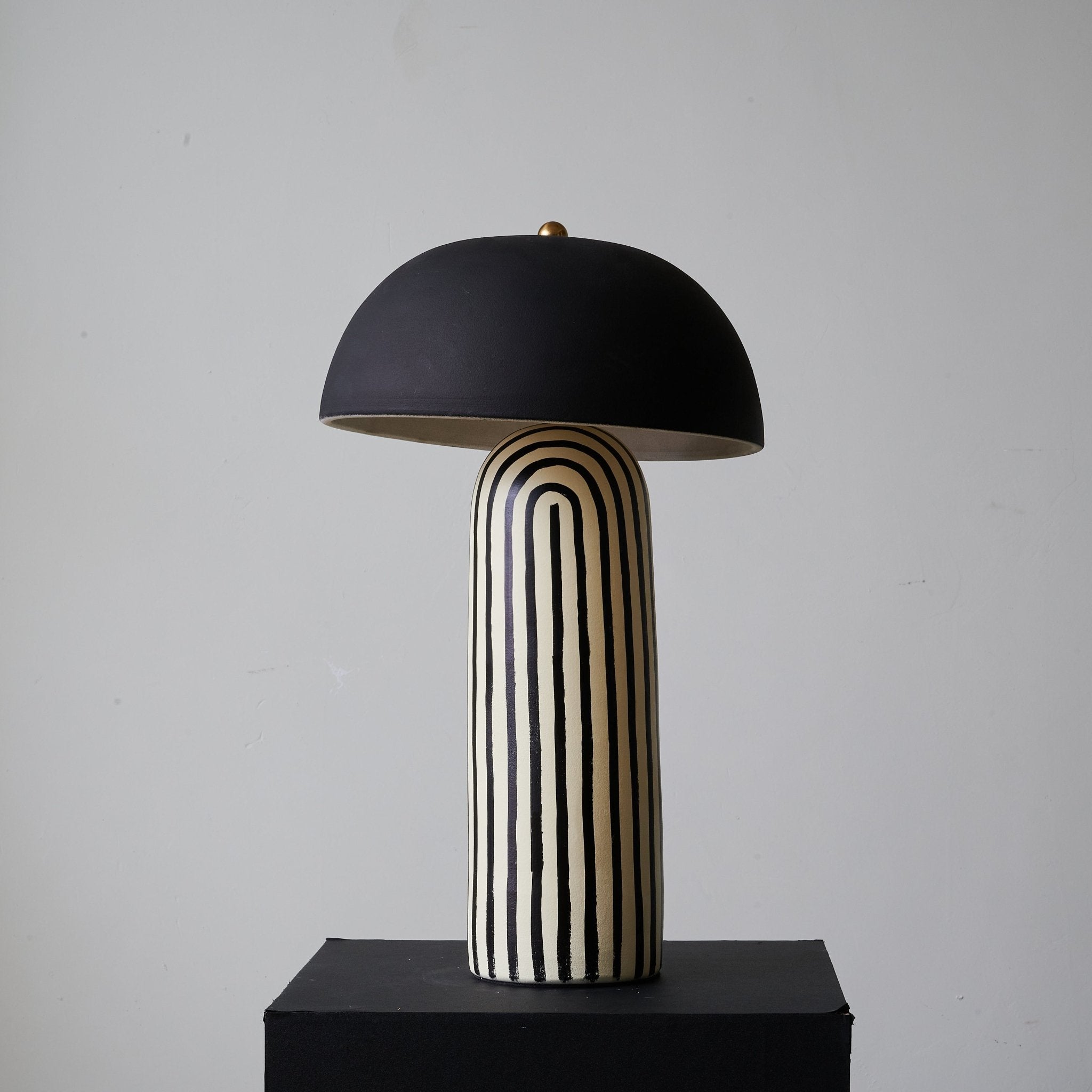 Jules Minimalist Ceramics Table Lamp - Letslighting