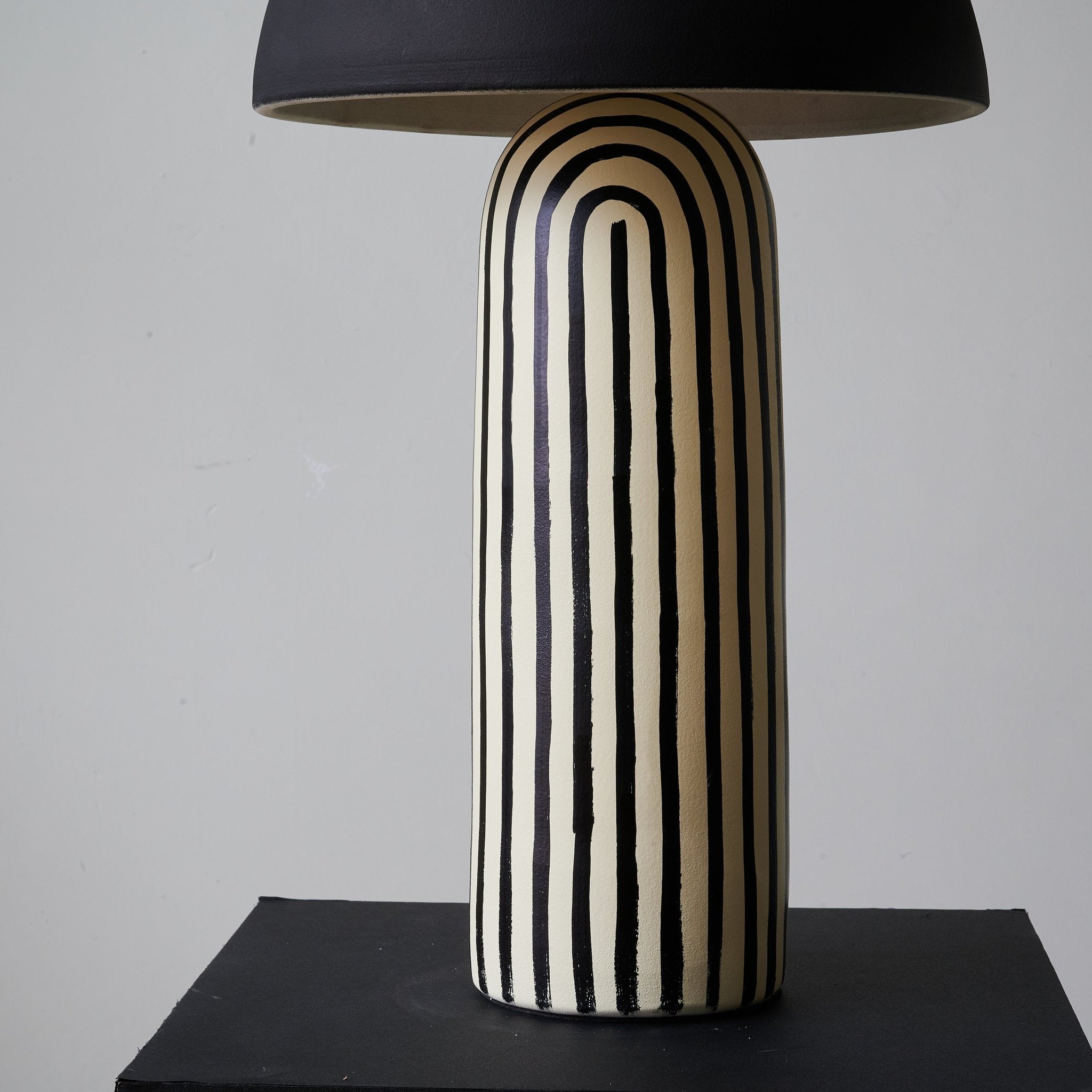 Jules Minimalist Ceramics Table Lamp - Letslighting