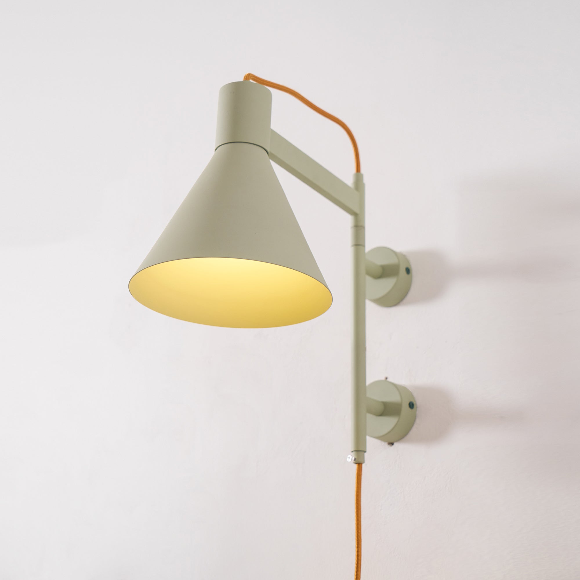 Ivela Modern Minimalist Plug-In Wall Lamp - Letslighting