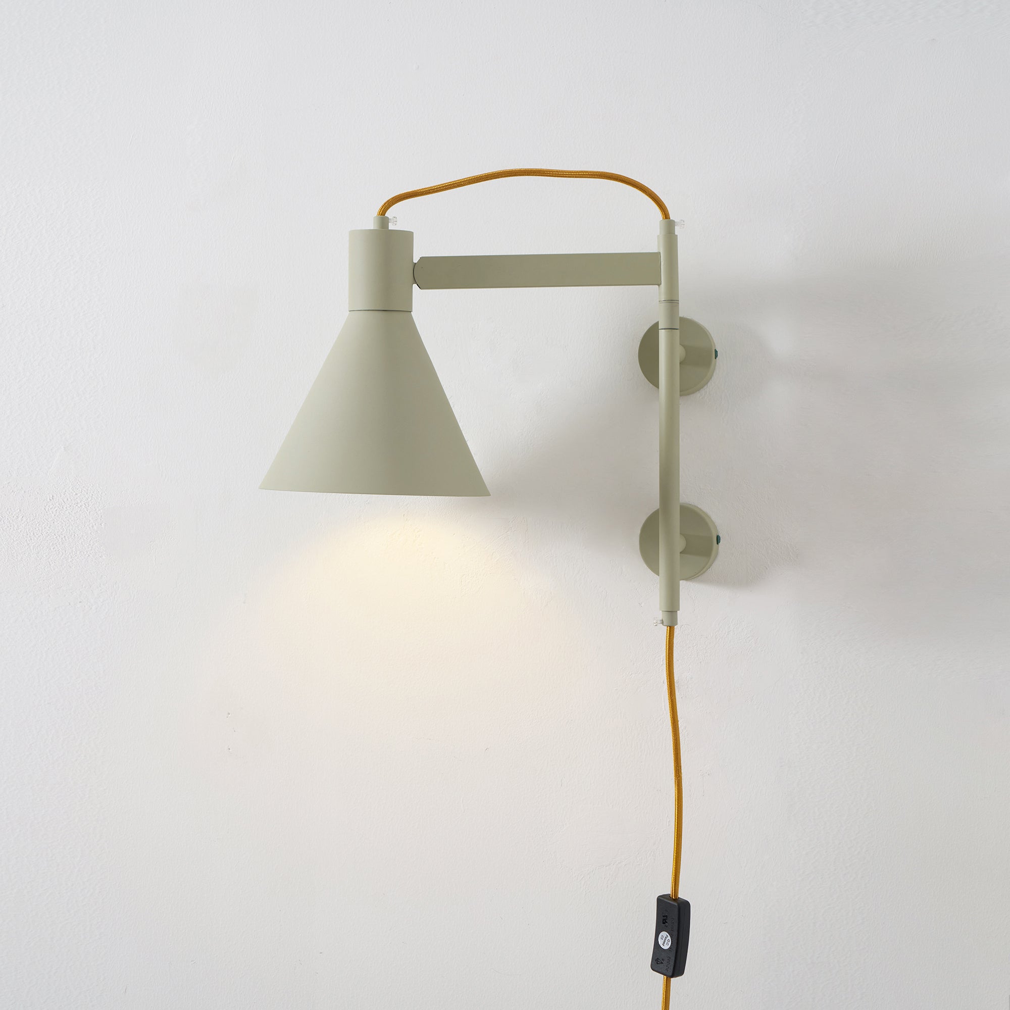 Ivela Modern Minimalist Plug-In Wall Lamp - Letslighting