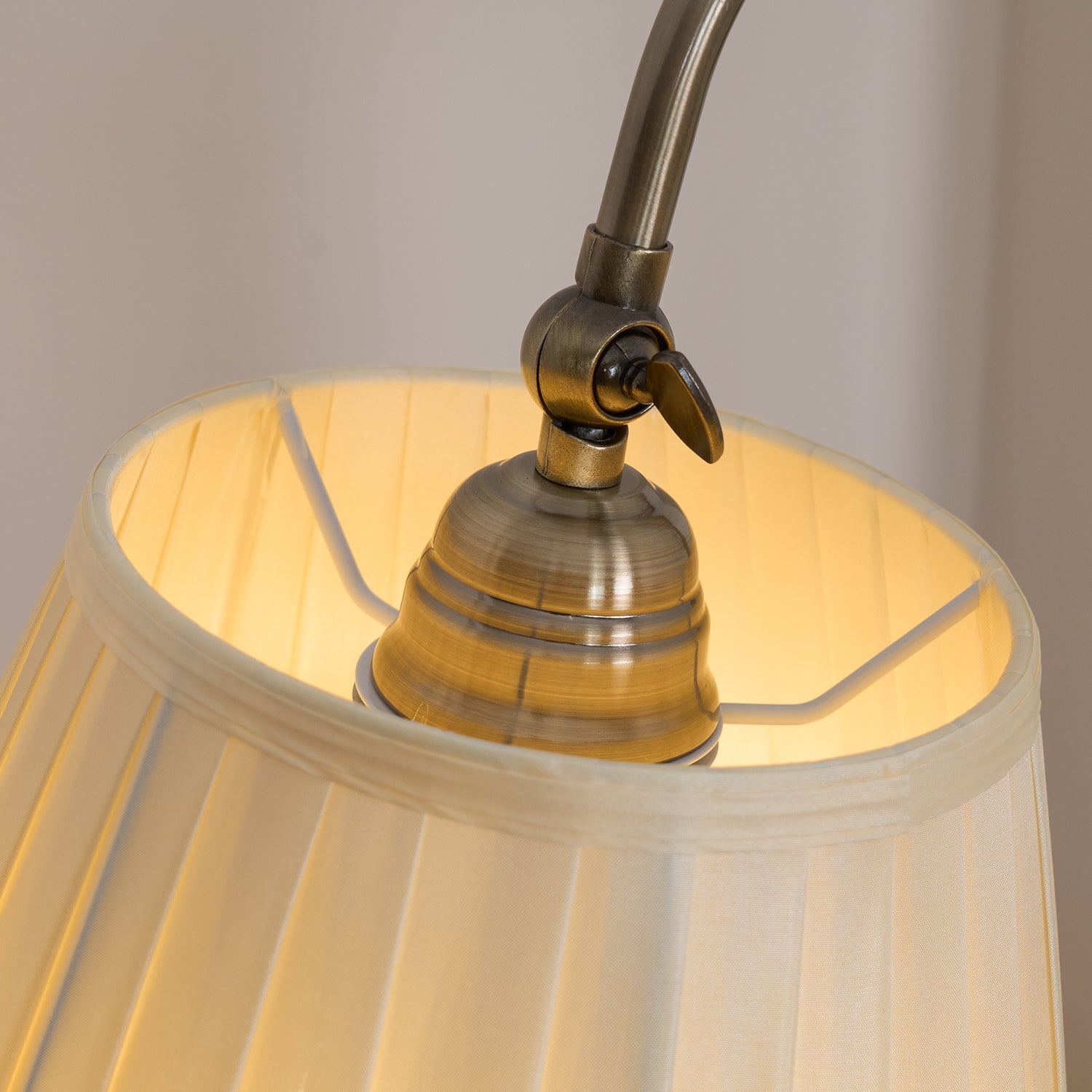 Katie Vintage Table Lamp - Letslighting